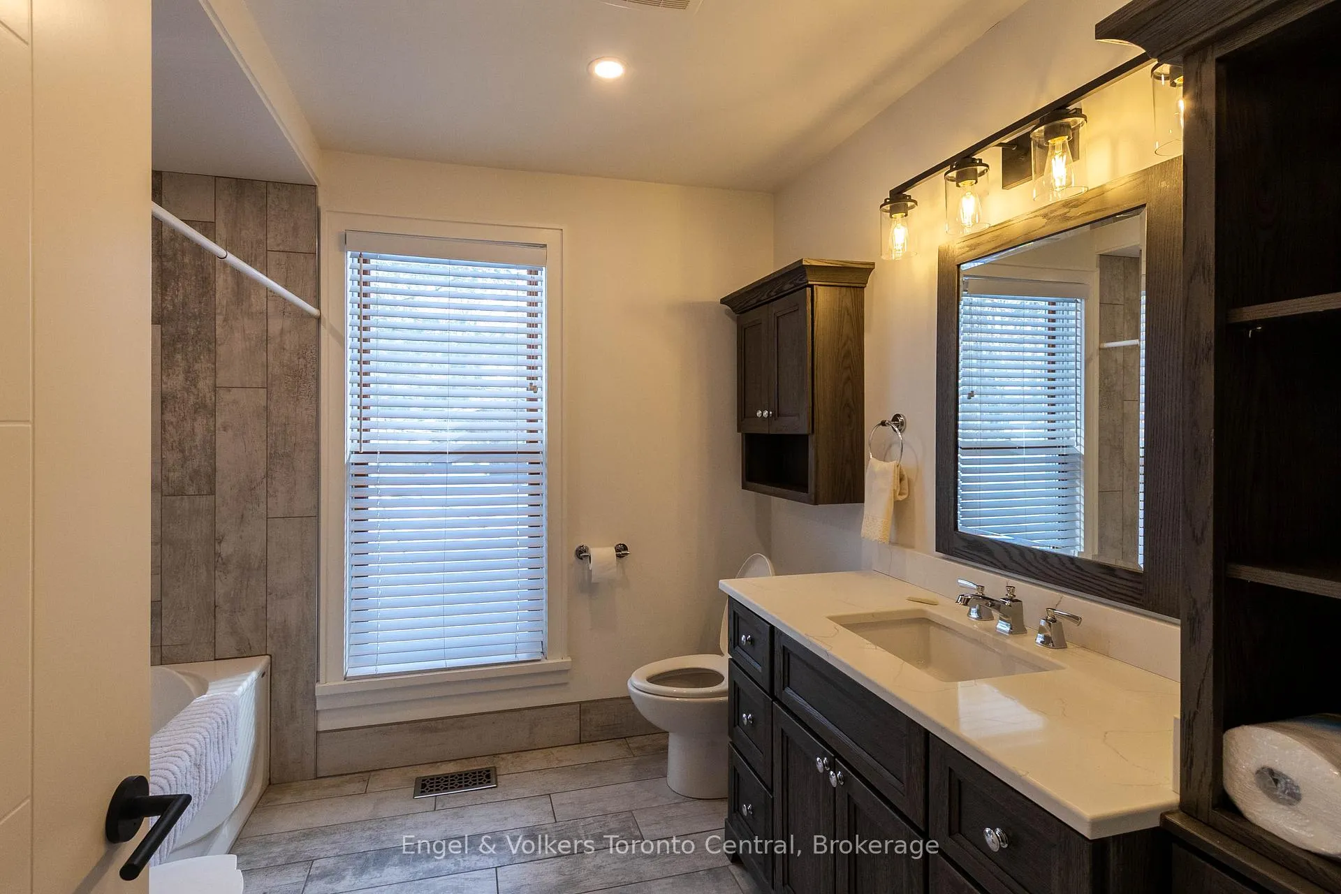 Photo 20 of 10 Daleman Drive, Bracebridge, Monck (Bracebridge) — HOMEH