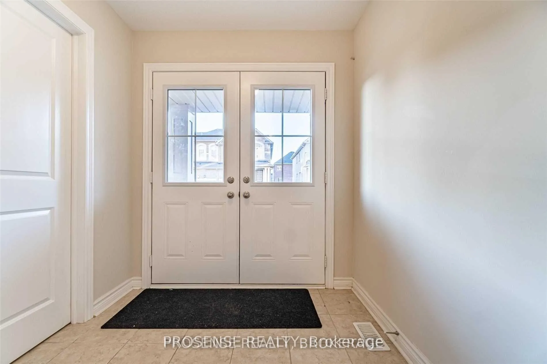 Photo 8 of 13 Fresnel Road, Brampton, Credit Valley — HOMEH