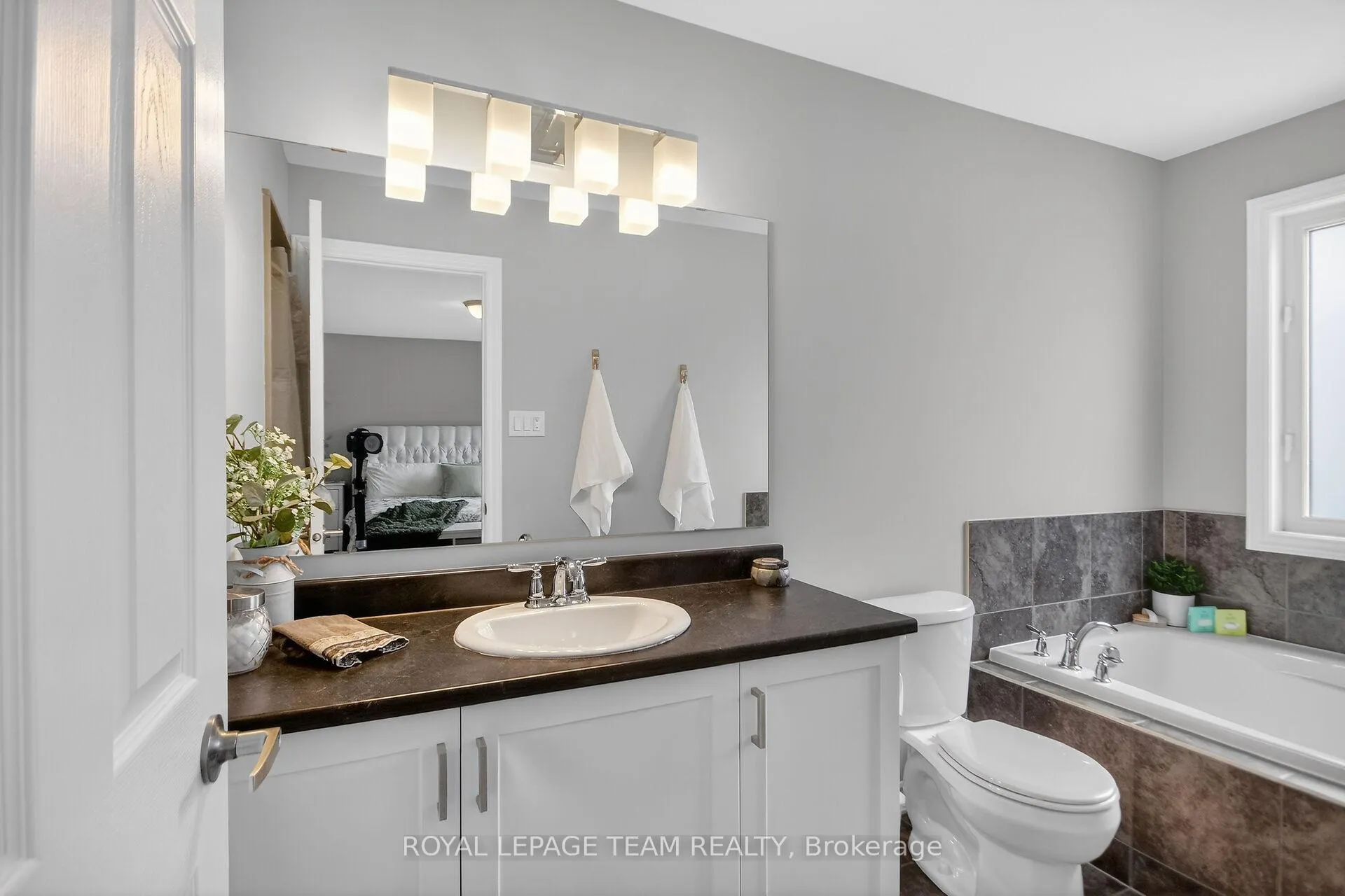 Photo 22 of 626 Bluegill Avenue, Ottawa, Barrhaven - Half Moon Bay — HOMEH