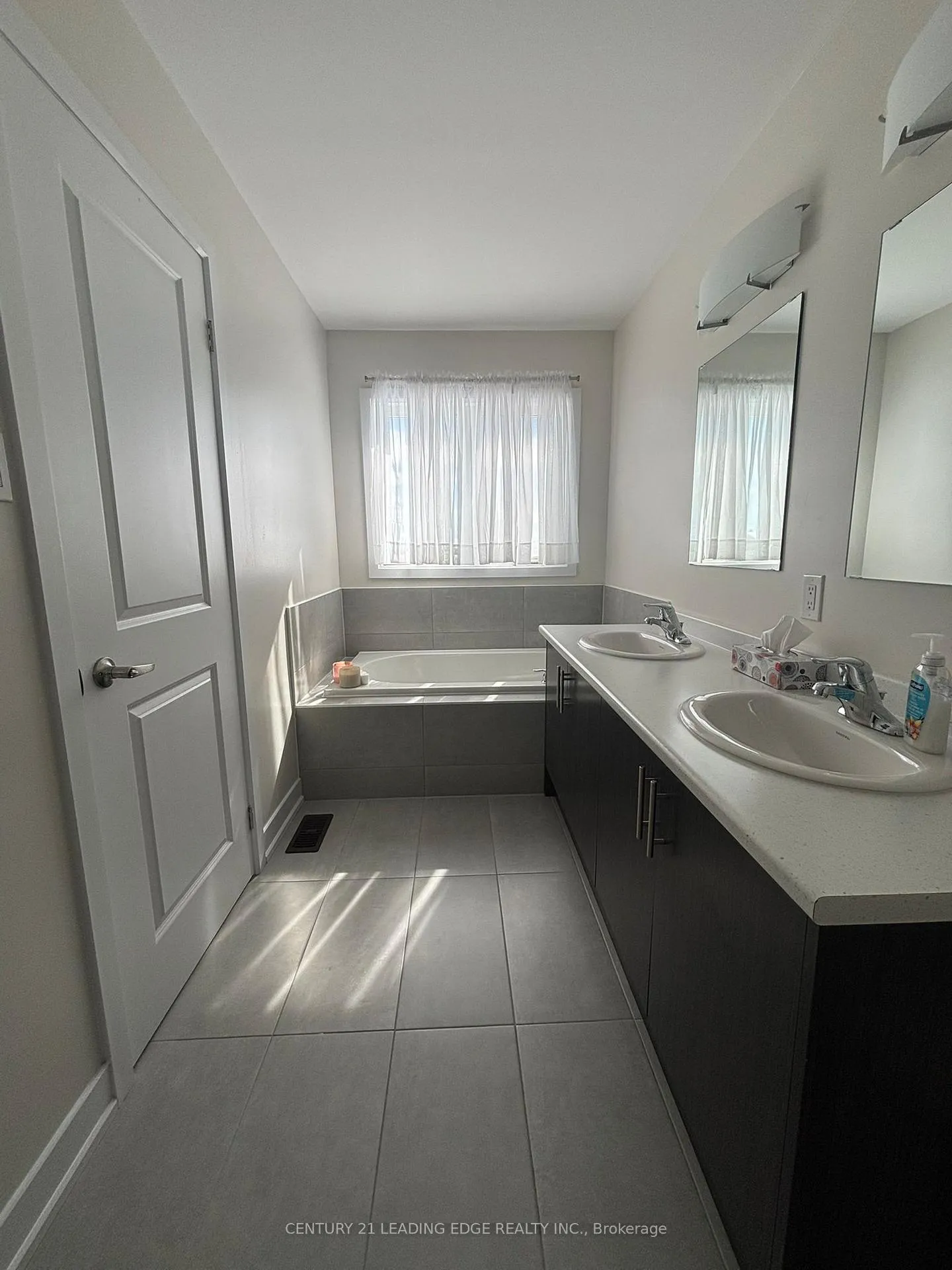 Photo 17 of 115 Vanier Street, Whitby, Pringle Creek — HOMEH
