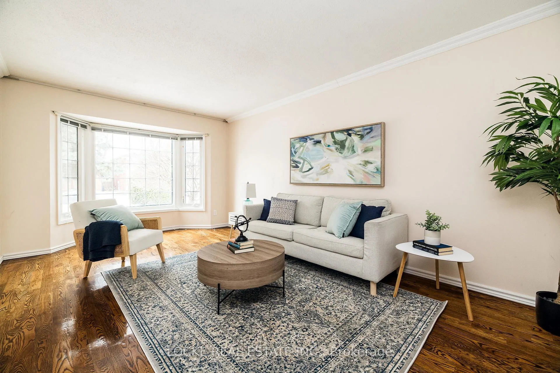 Photo 8 of 375 River Ridge Crescent, Ottawa, Bilberry Creek/Queenswood Heights — HOMEH