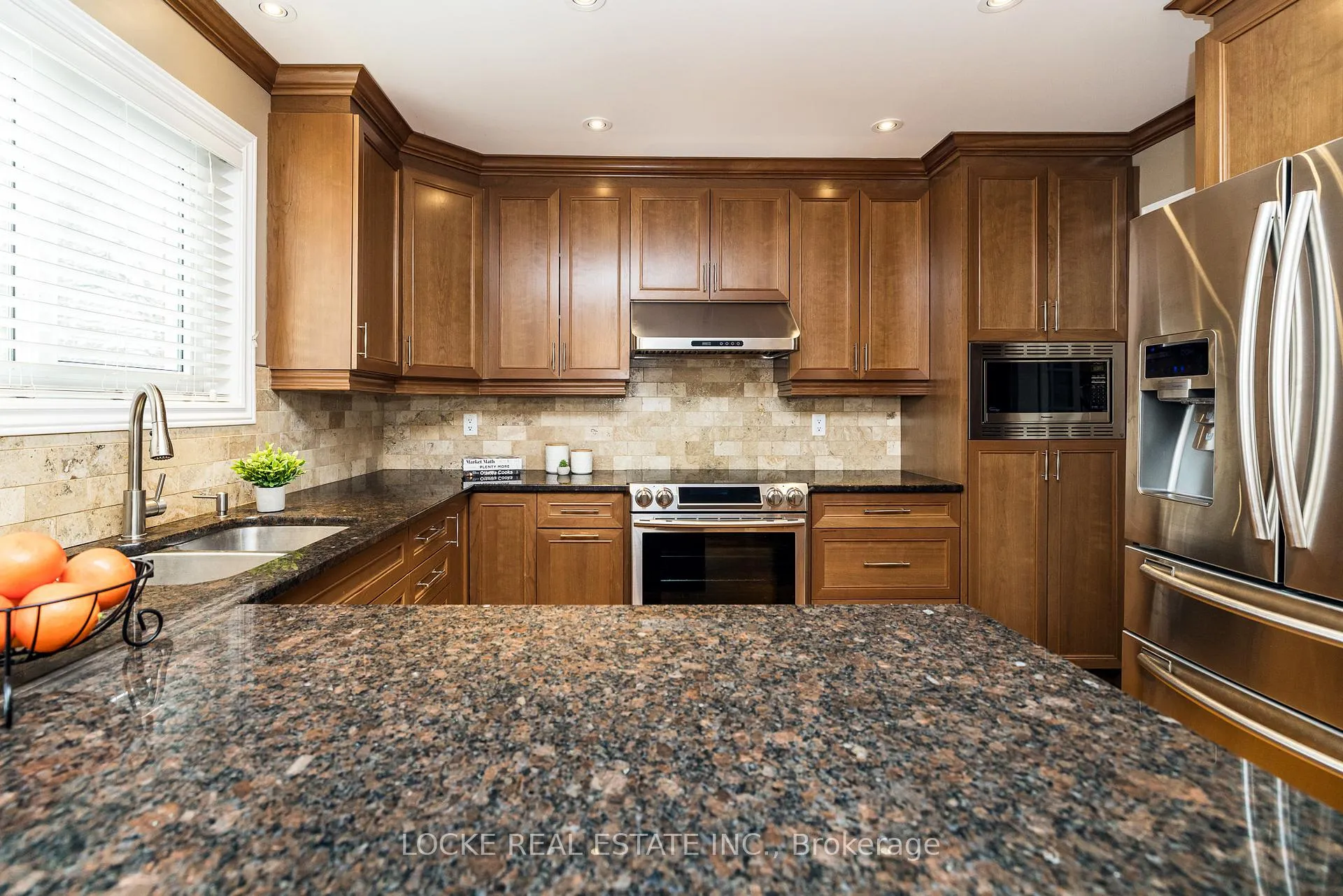Photo 14 of 375 River Ridge Crescent, Ottawa, Bilberry Creek/Queenswood Heights — HOMEH