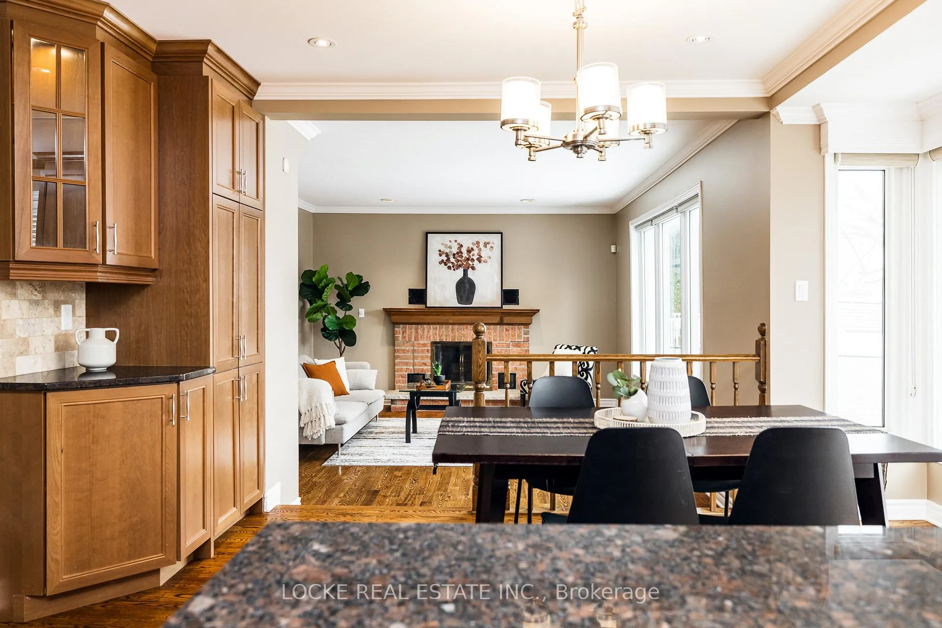 Photo 17 of 375 River Ridge Crescent, Ottawa, Bilberry Creek/Queenswood Heights — HOMEH