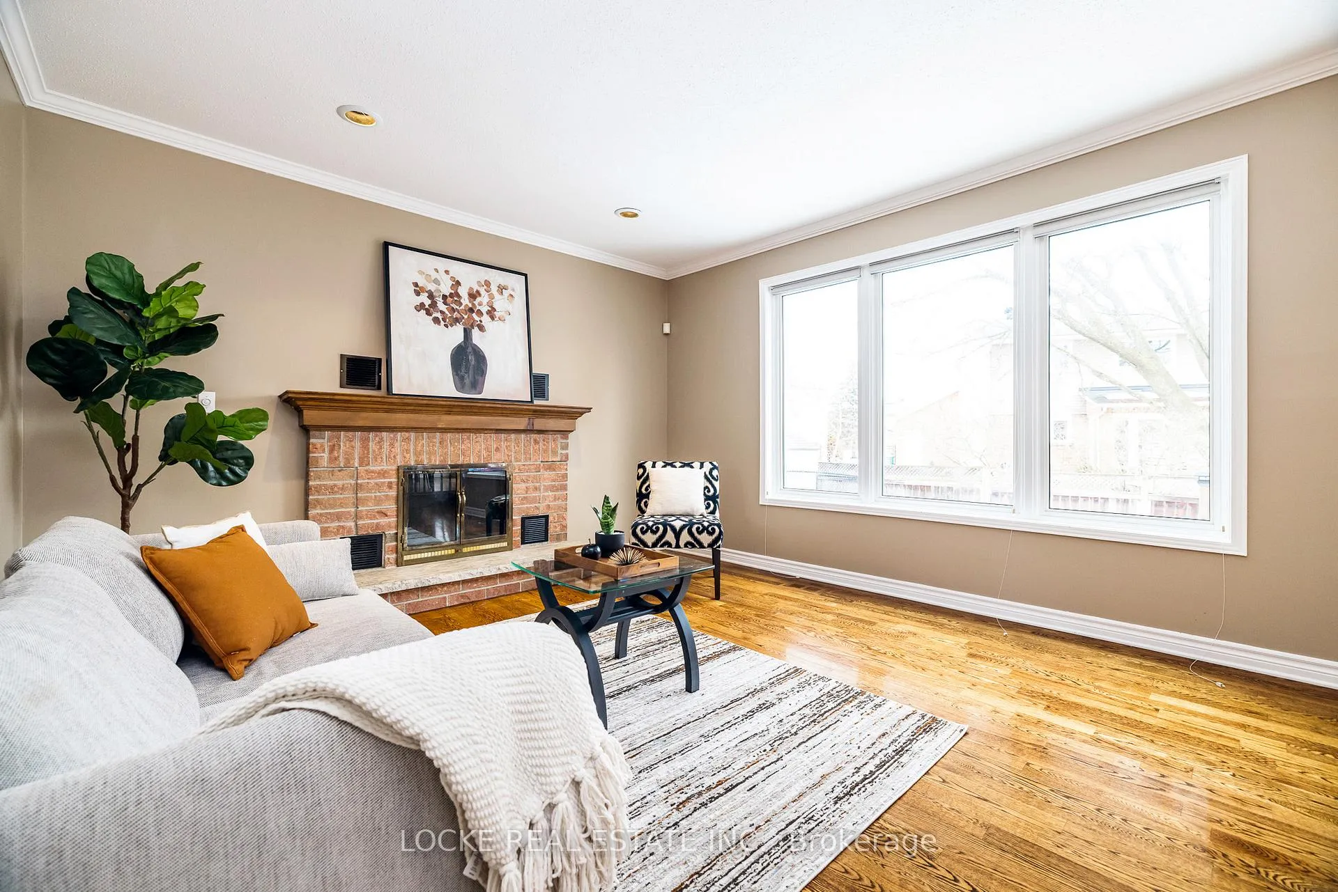 Photo 18 of 375 River Ridge Crescent, Ottawa, Bilberry Creek/Queenswood Heights — HOMEH