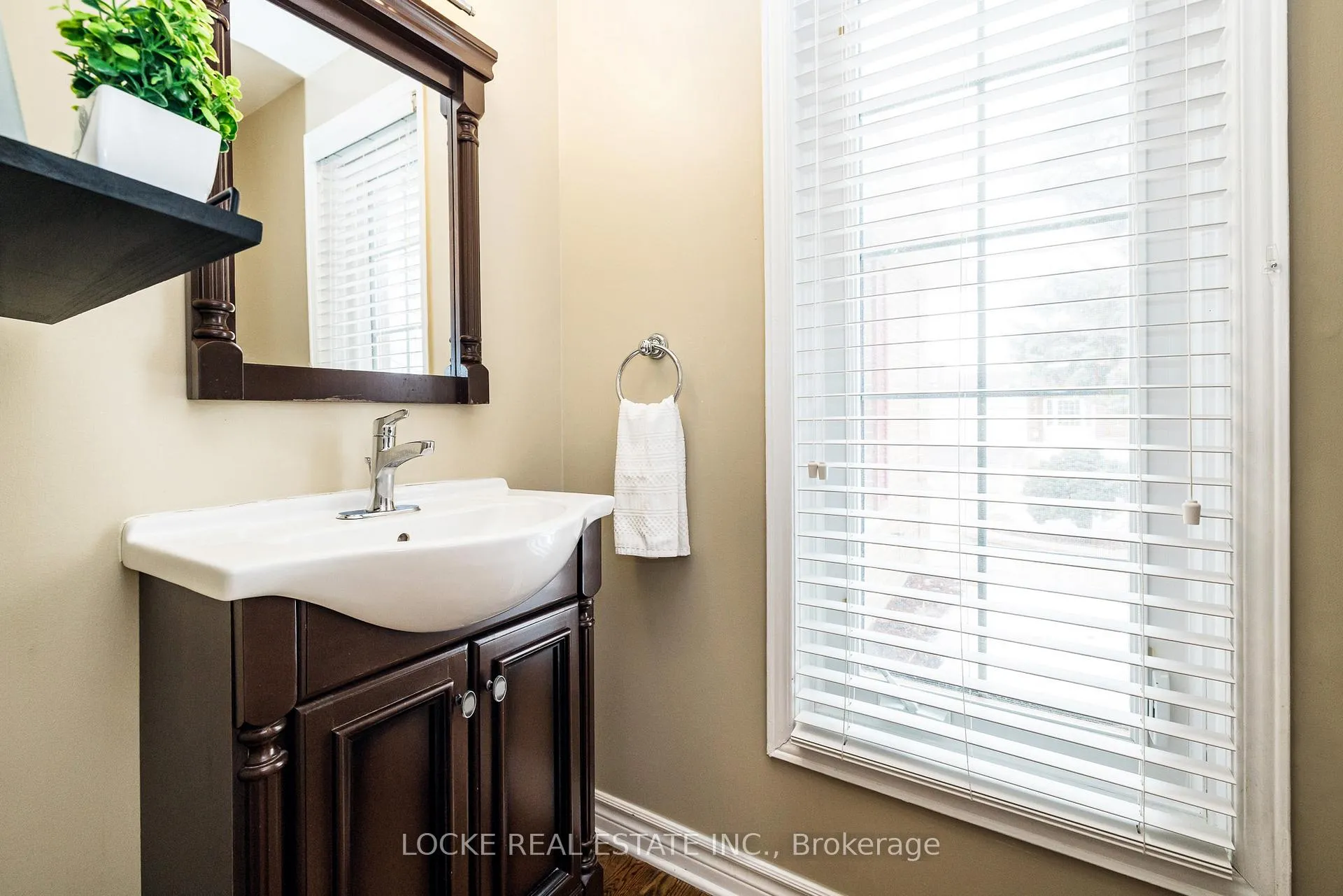 Photo 22 of 375 River Ridge Crescent, Ottawa, Bilberry Creek/Queenswood Heights — HOMEH