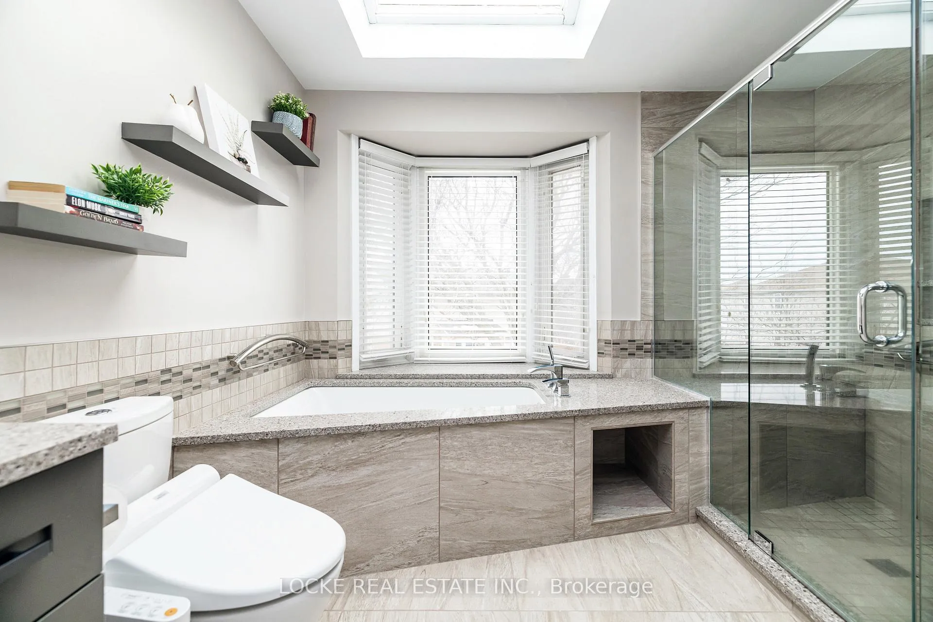 Photo 33 of 375 River Ridge Crescent, Ottawa, Bilberry Creek/Queenswood Heights — HOMEH
