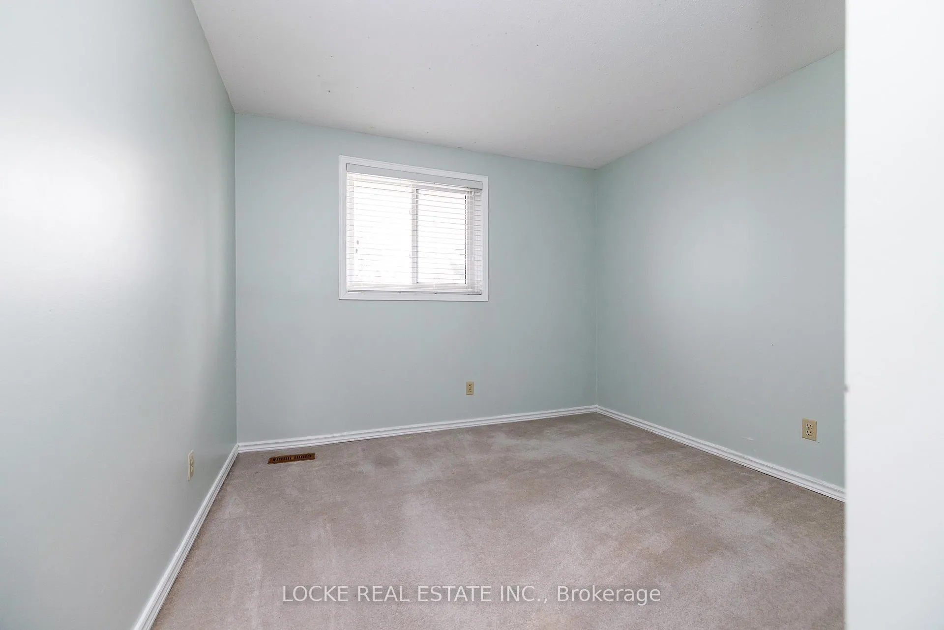 Photo 38 of 375 River Ridge Crescent, Ottawa, Bilberry Creek/Queenswood Heights — HOMEH