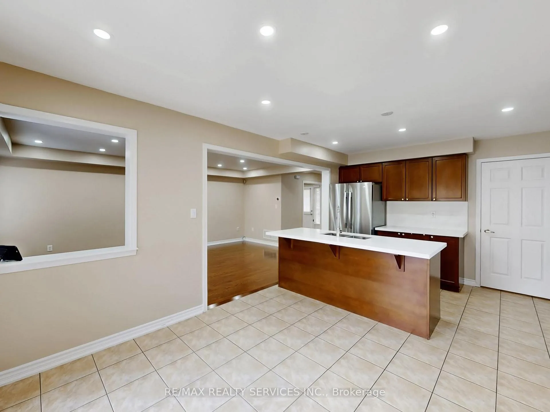 Photo 13 of 37 Bloom Drive, Brampton, Bram East — HOMEH