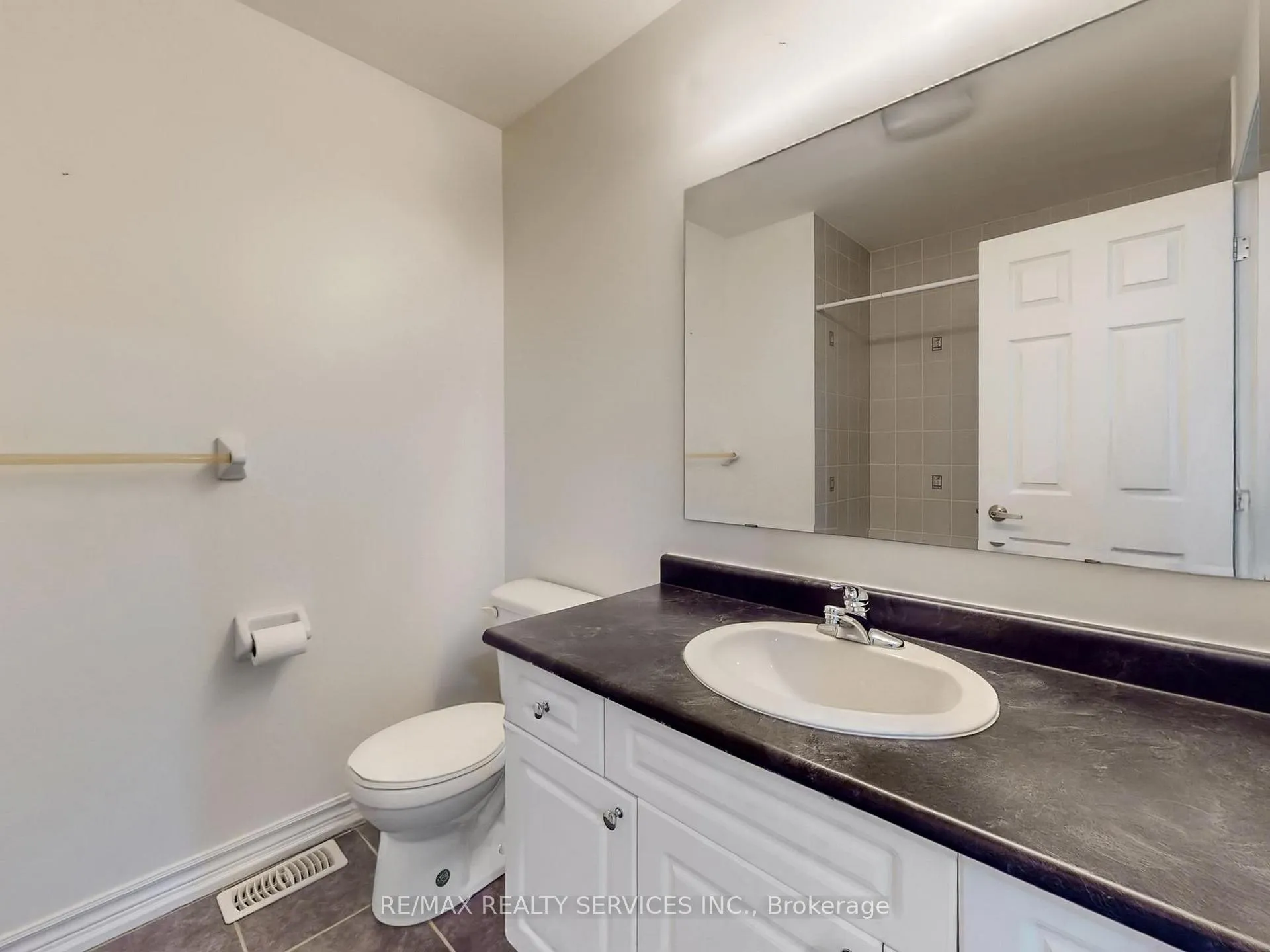 Photo 33 of 37 Bloom Drive, Brampton, Bram East — HOMEH