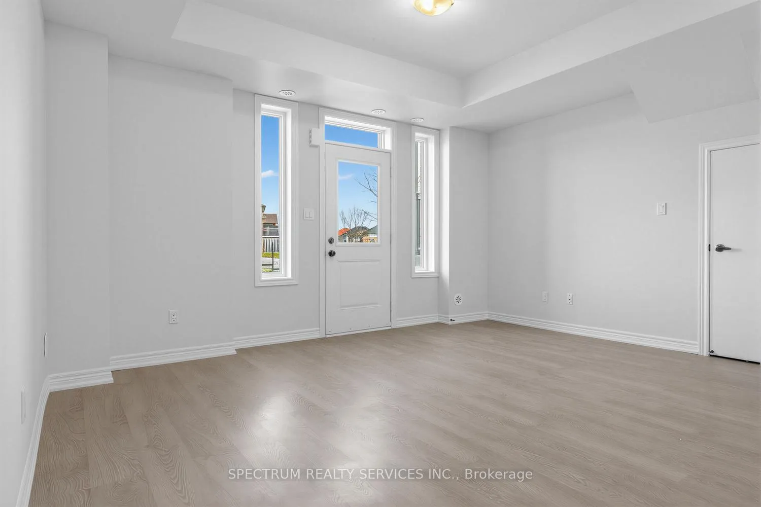 Photo 16 of Unit 105, 160 Watson Road N, Guelph, York/Watson Industrial Park — HOMEH