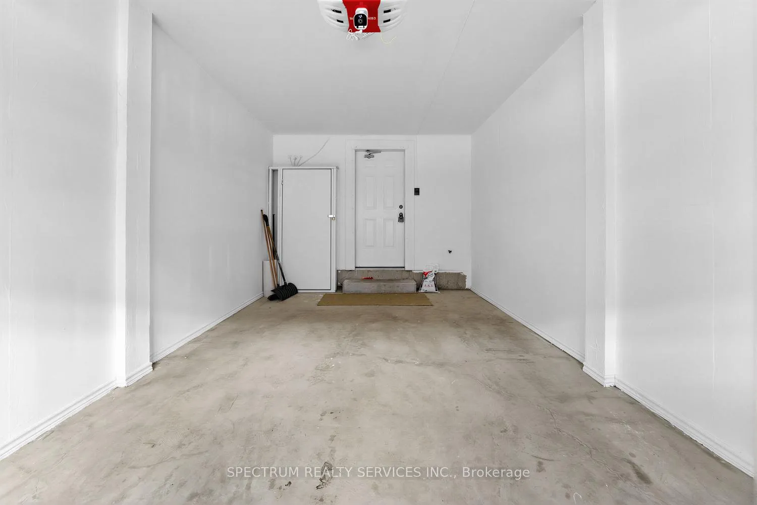 Photo 29 of Unit 105, 160 Watson Road N, Guelph, York/Watson Industrial Park — HOMEH
