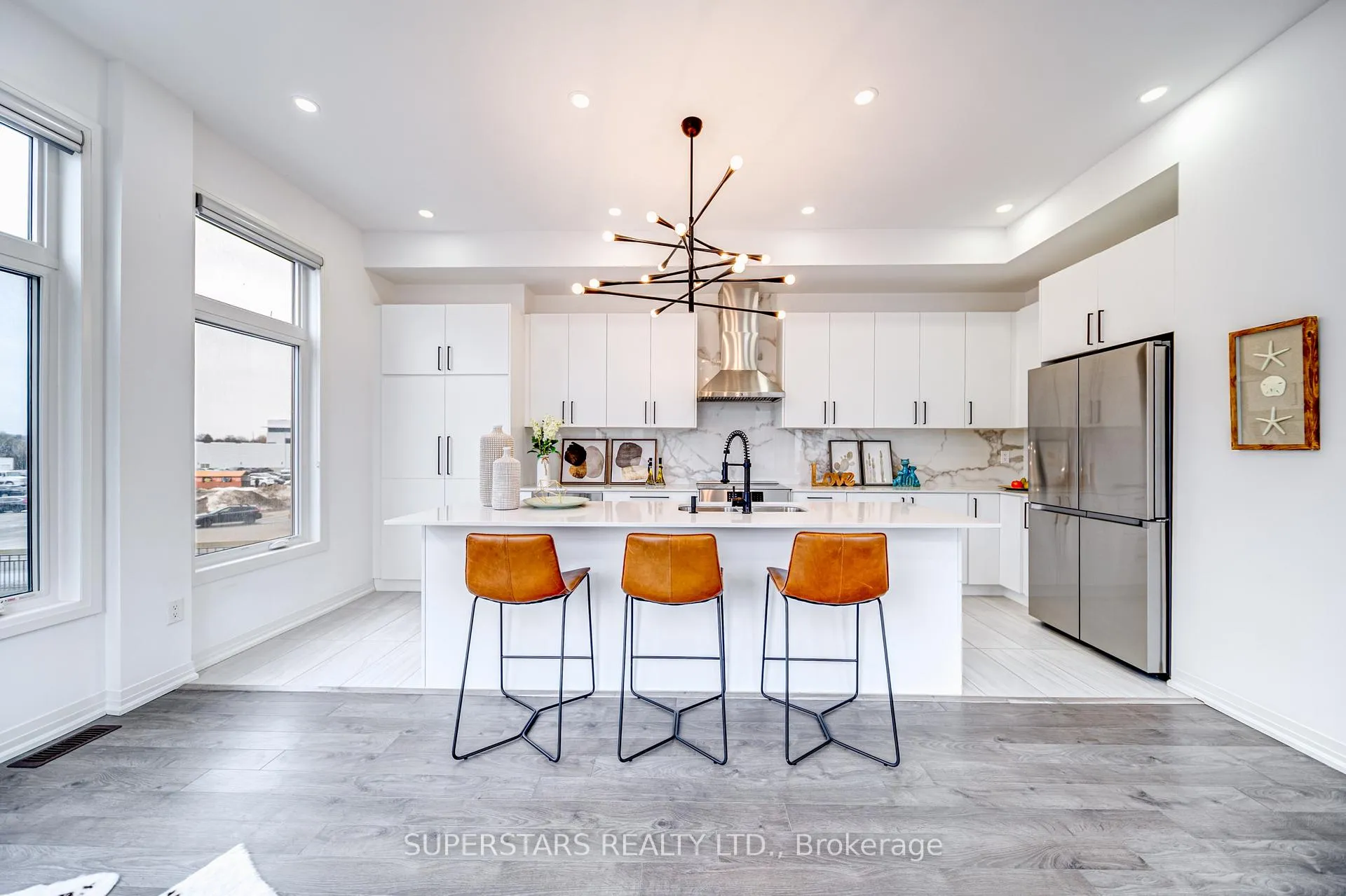Photo 2 of 121 Markland Street, Markham, Cachet — HOMEH