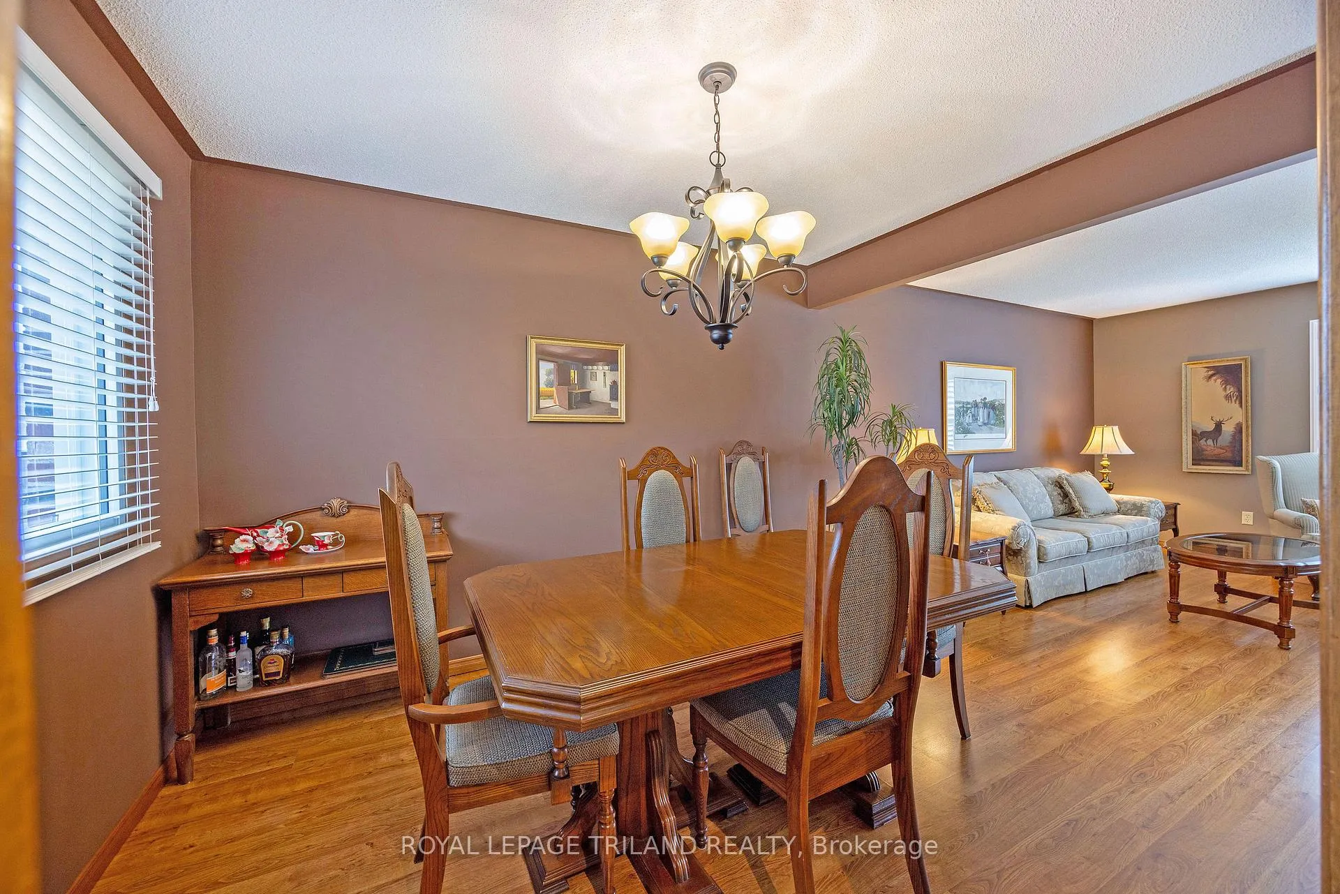 Photo 11 of 41 Lakeview Circle, St. Thomas — HOMEH