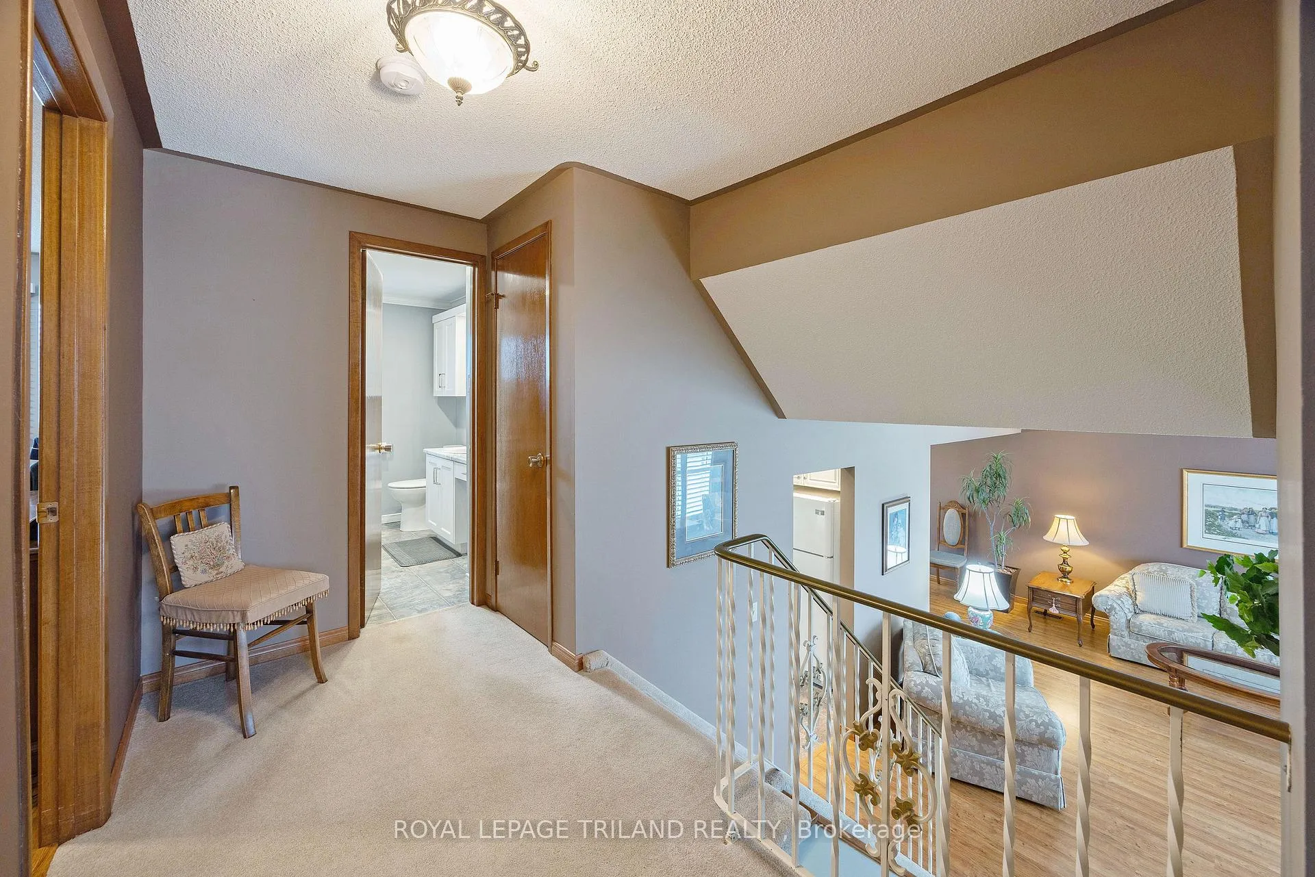 Photo 16 of 41 Lakeview Circle, St. Thomas — HOMEH
