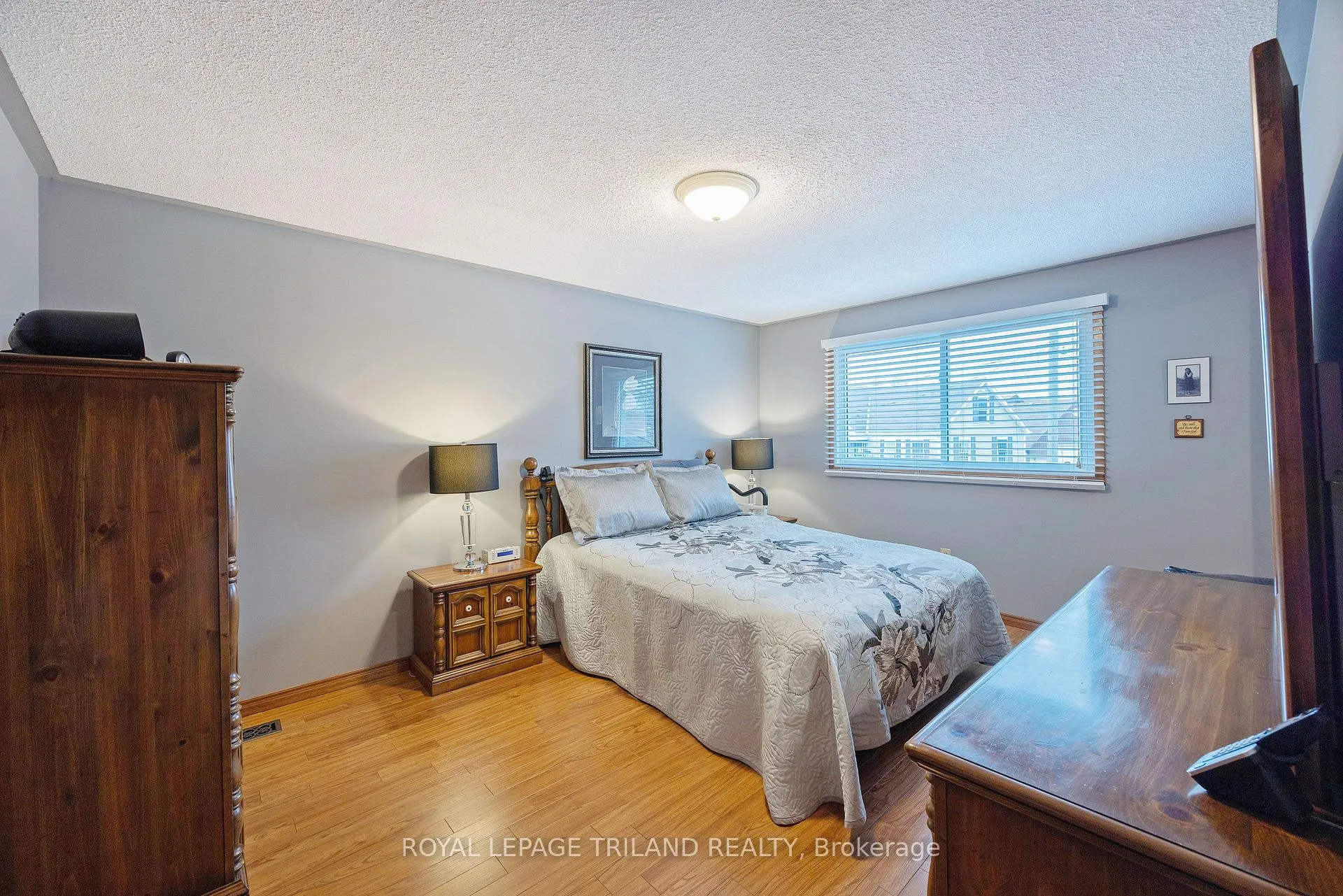 Photo 17 of 41 Lakeview Circle, St. Thomas — HOMEH