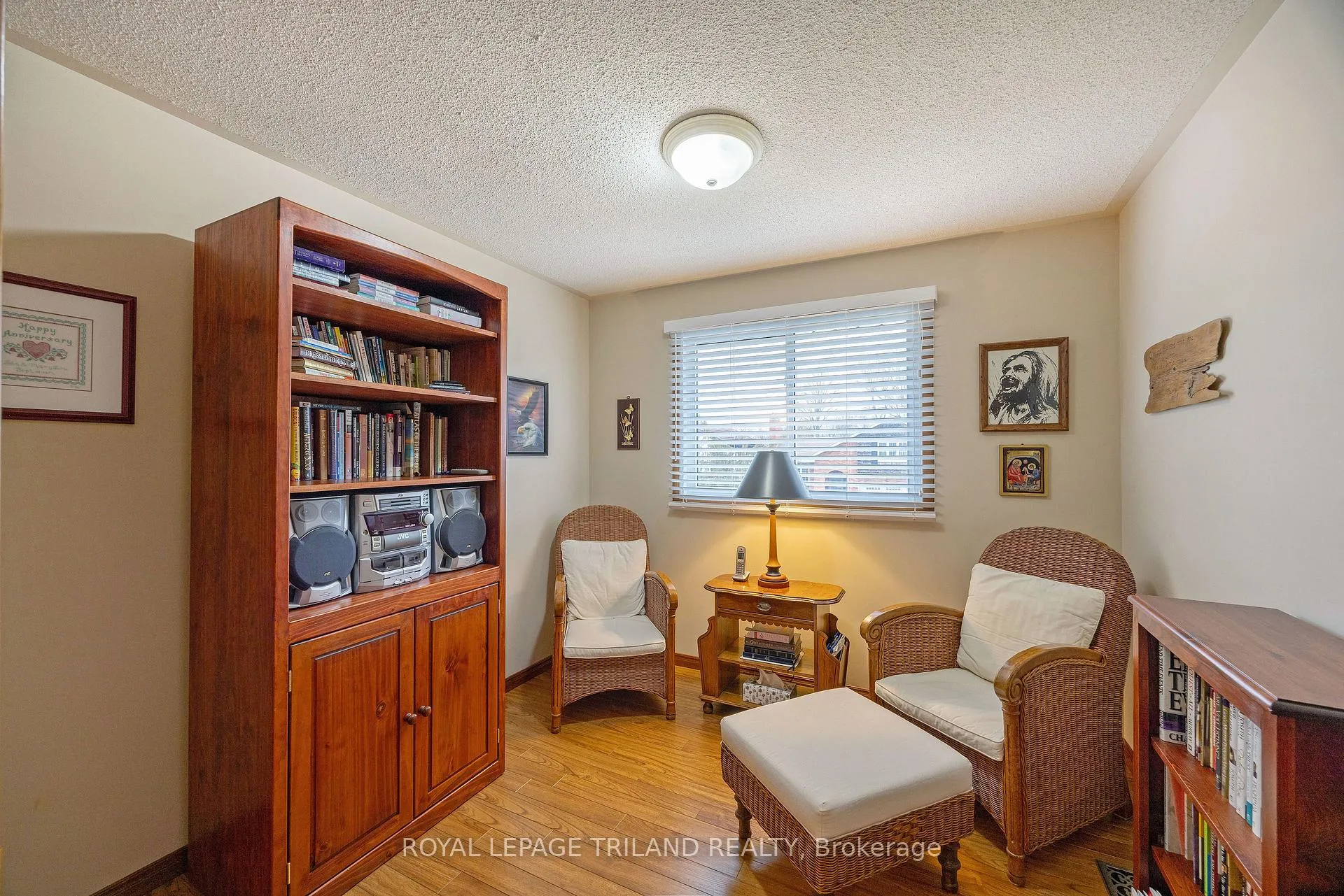 Photo 20 of 41 Lakeview Circle, St. Thomas — HOMEH