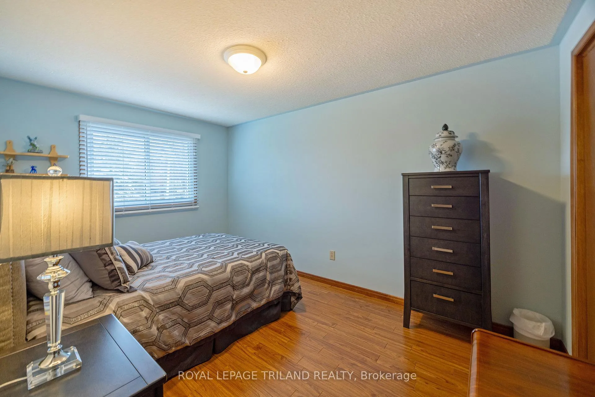 Photo 21 of 41 Lakeview Circle, St. Thomas — HOMEH