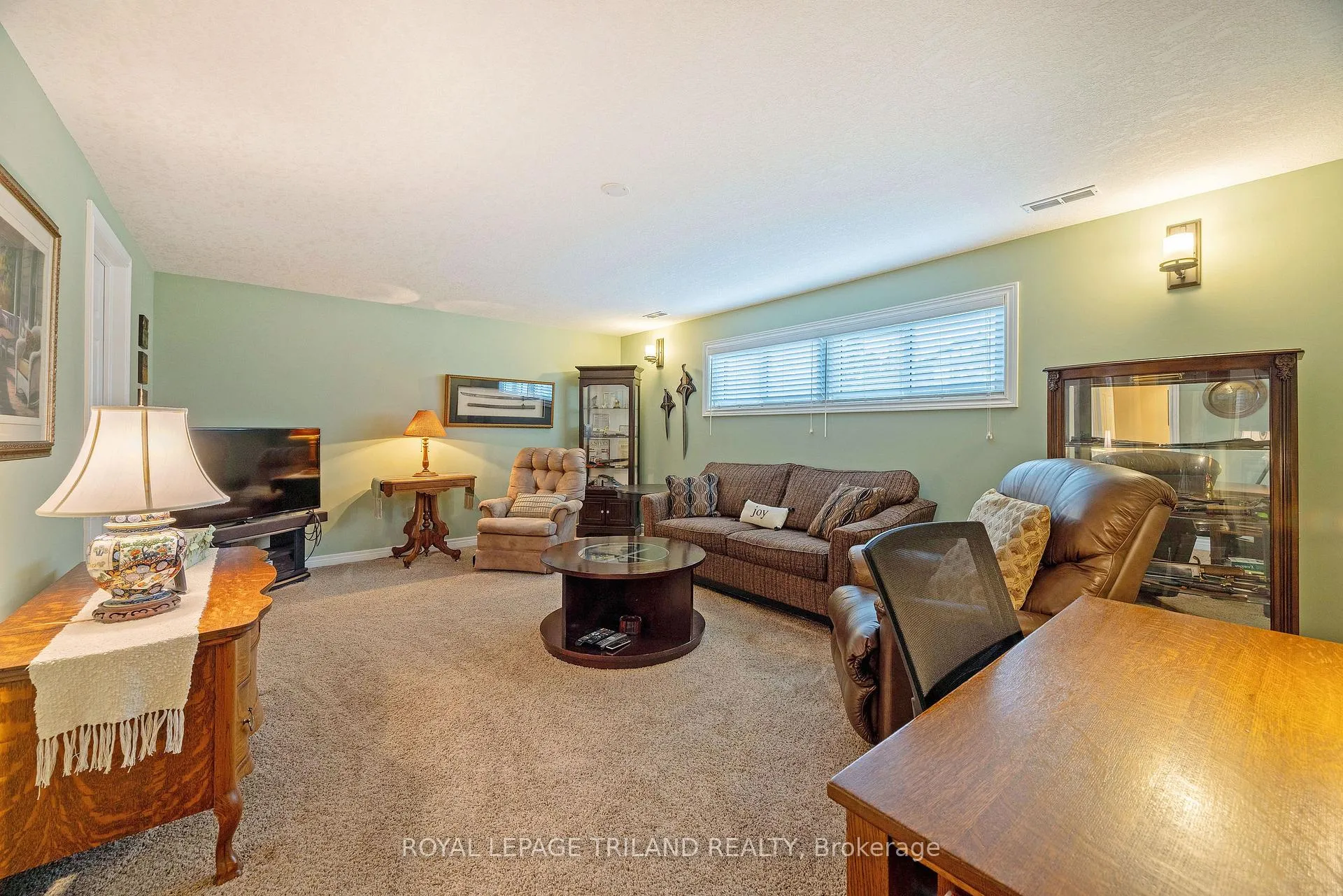 Photo 24 of 41 Lakeview Circle, St. Thomas — HOMEH