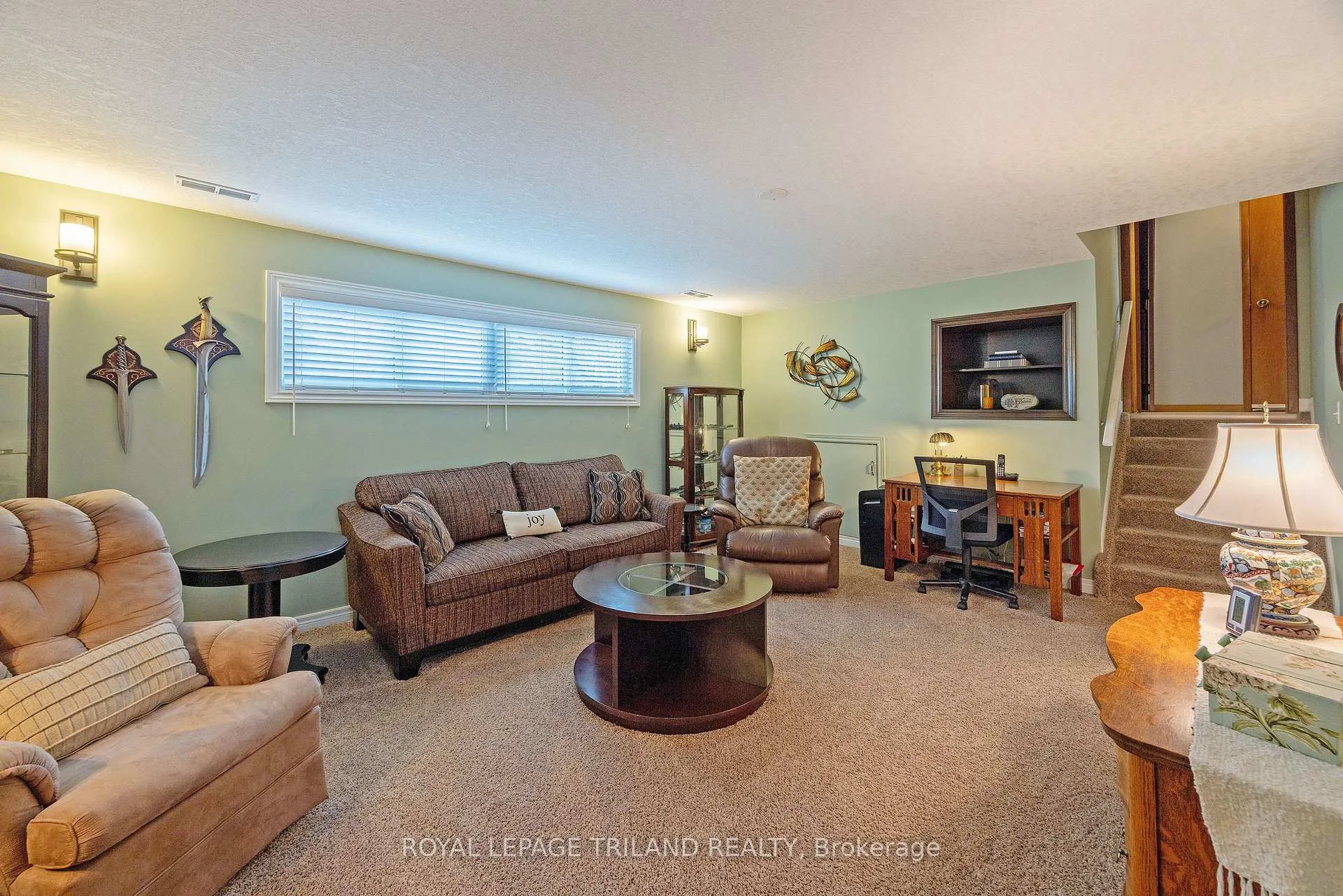 Photo 25 of 41 Lakeview Circle, St. Thomas — HOMEH