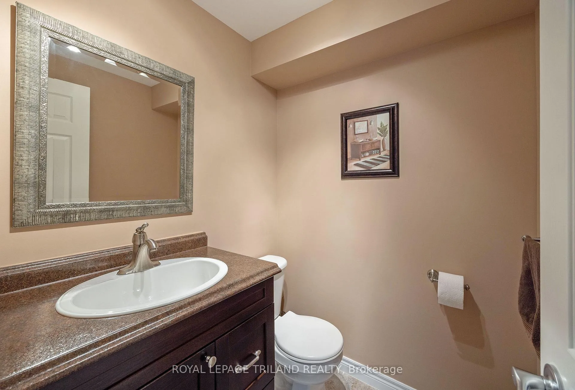 Photo 26 of 41 Lakeview Circle, St. Thomas — HOMEH