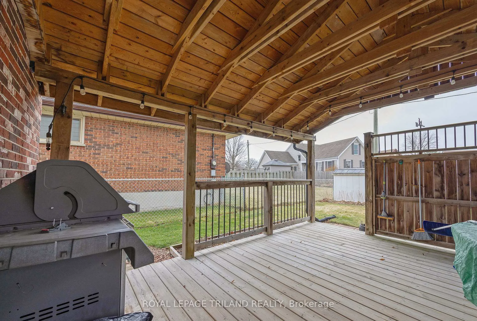 Photo 29 of 41 Lakeview Circle, St. Thomas — HOMEH