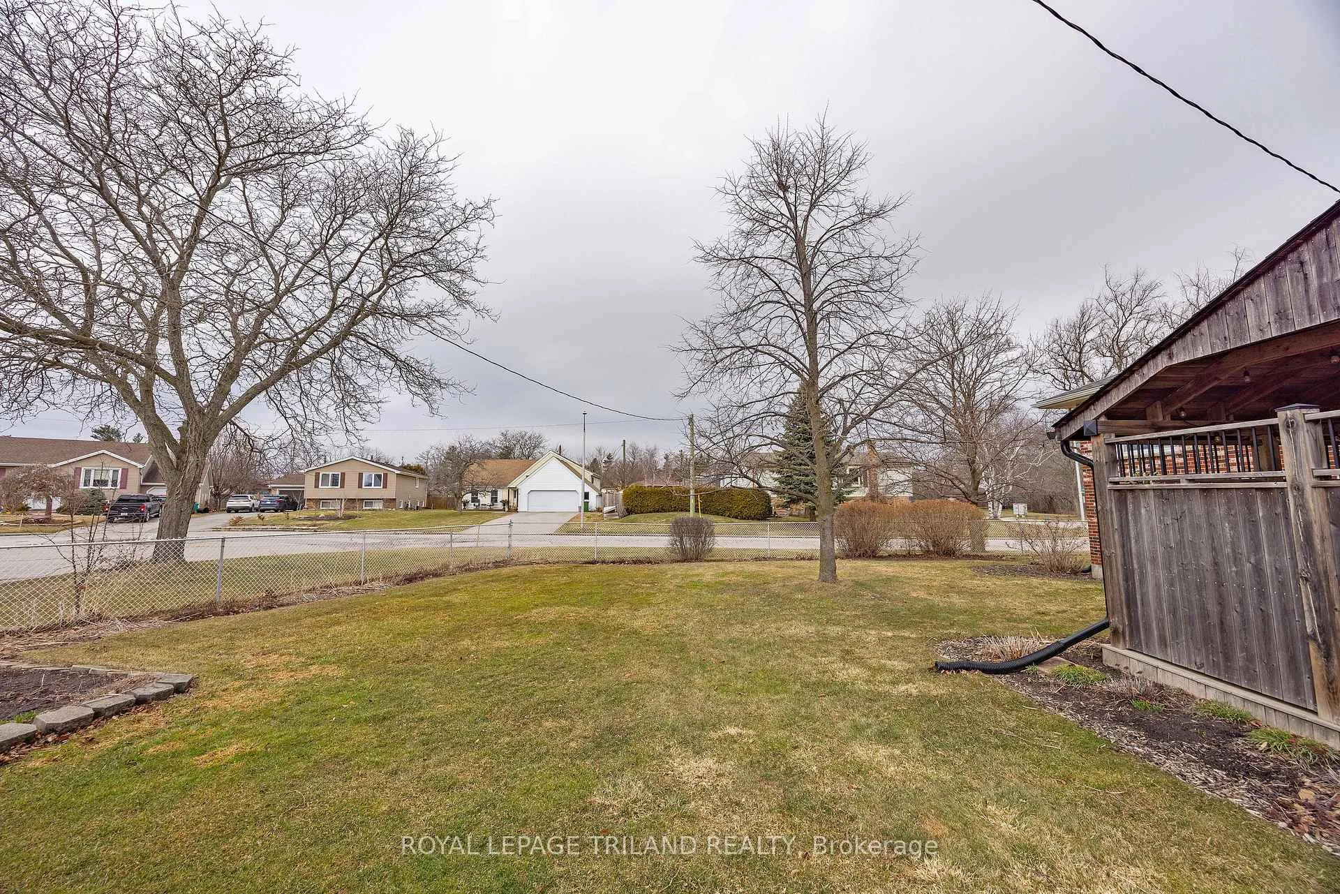 Photo 32 of 41 Lakeview Circle, St. Thomas — HOMEH