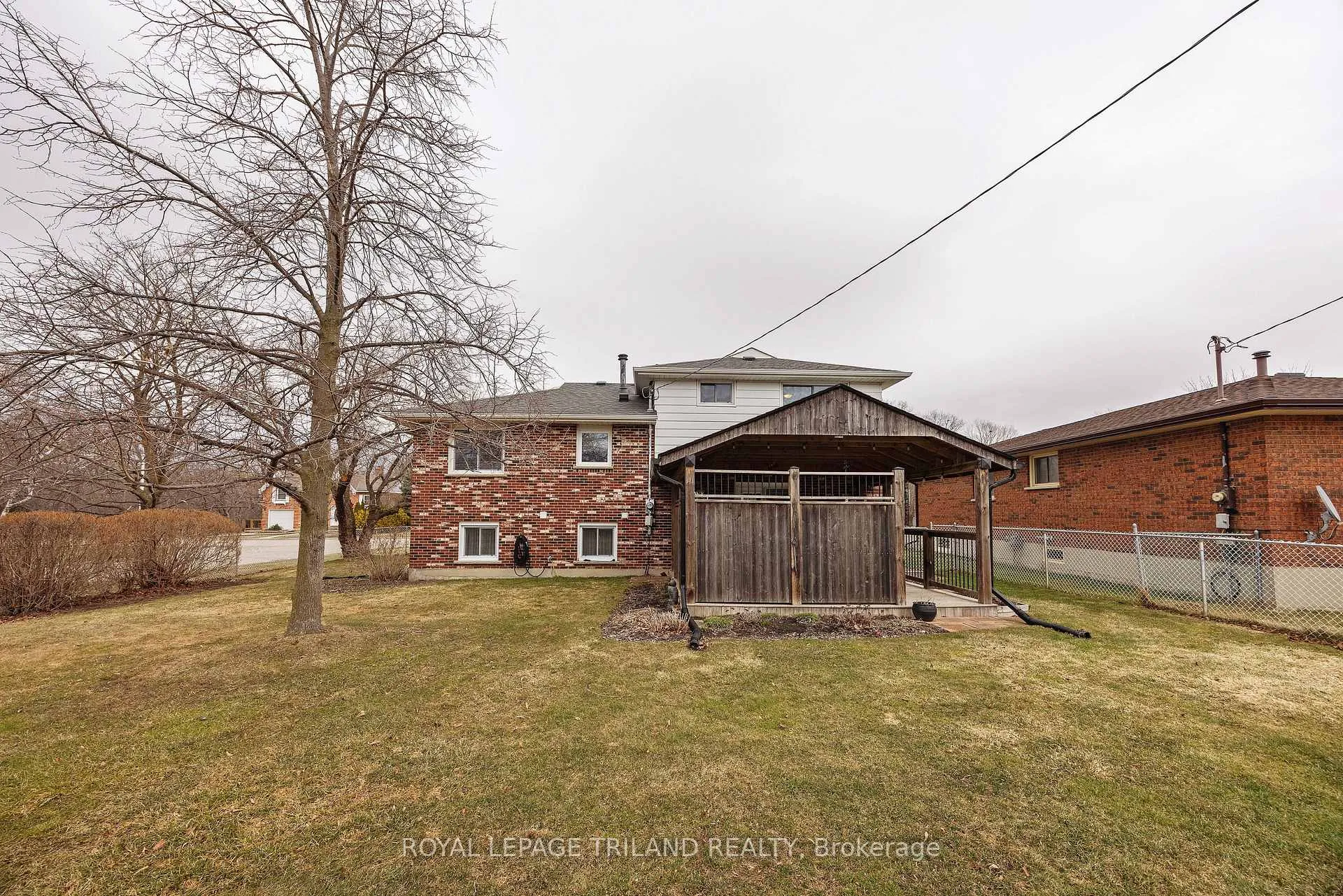 Photo 34 of 41 Lakeview Circle, St. Thomas — HOMEH