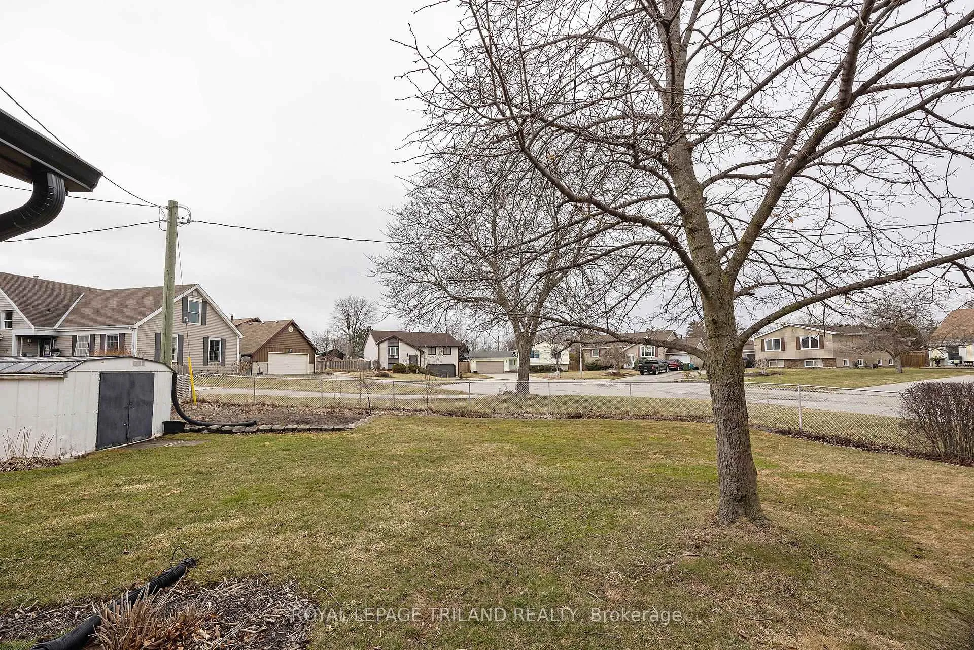 Photo 35 of 41 Lakeview Circle, St. Thomas — HOMEH
