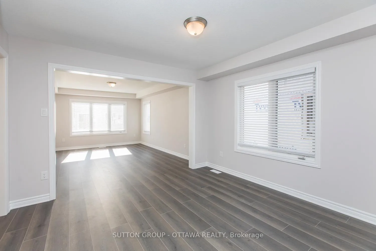 Photo 4 of 3074 Freshwater Way, Ottawa, Barrhaven - Half Moon Bay — HOMEH