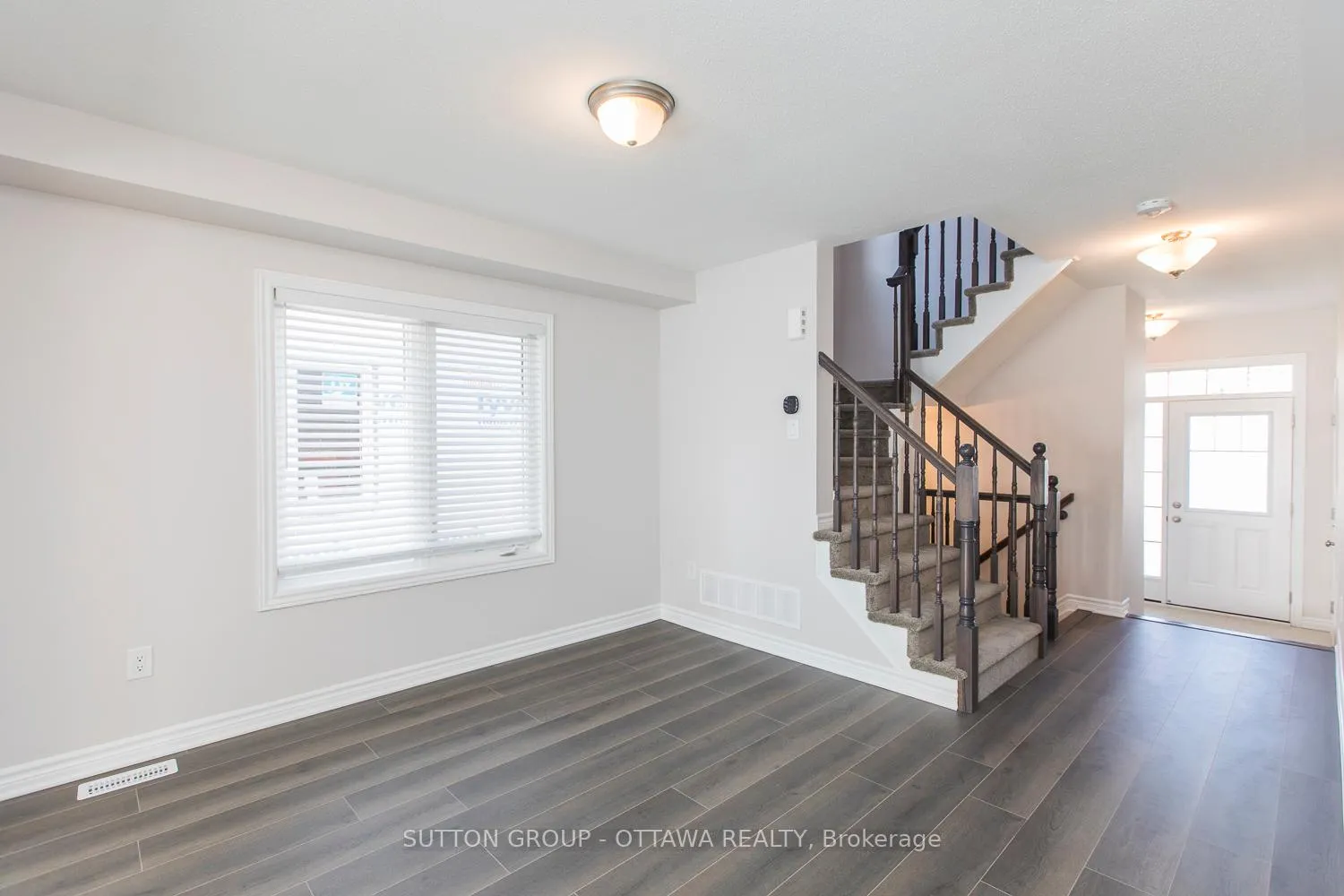 Photo 6 of 3074 Freshwater Way, Ottawa, Barrhaven - Half Moon Bay — HOMEH