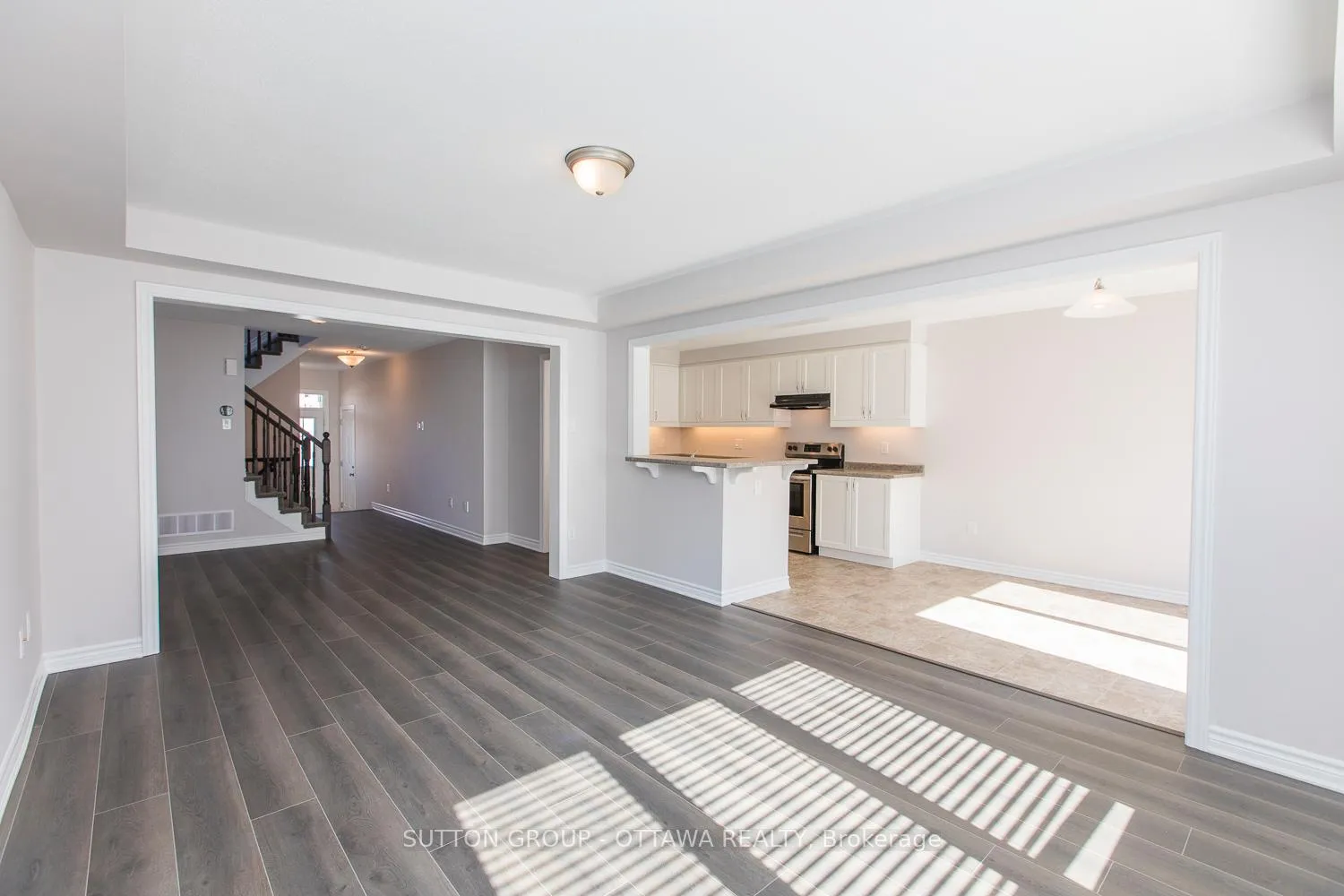 Photo 8 of 3074 Freshwater Way, Ottawa, Barrhaven - Half Moon Bay — HOMEH