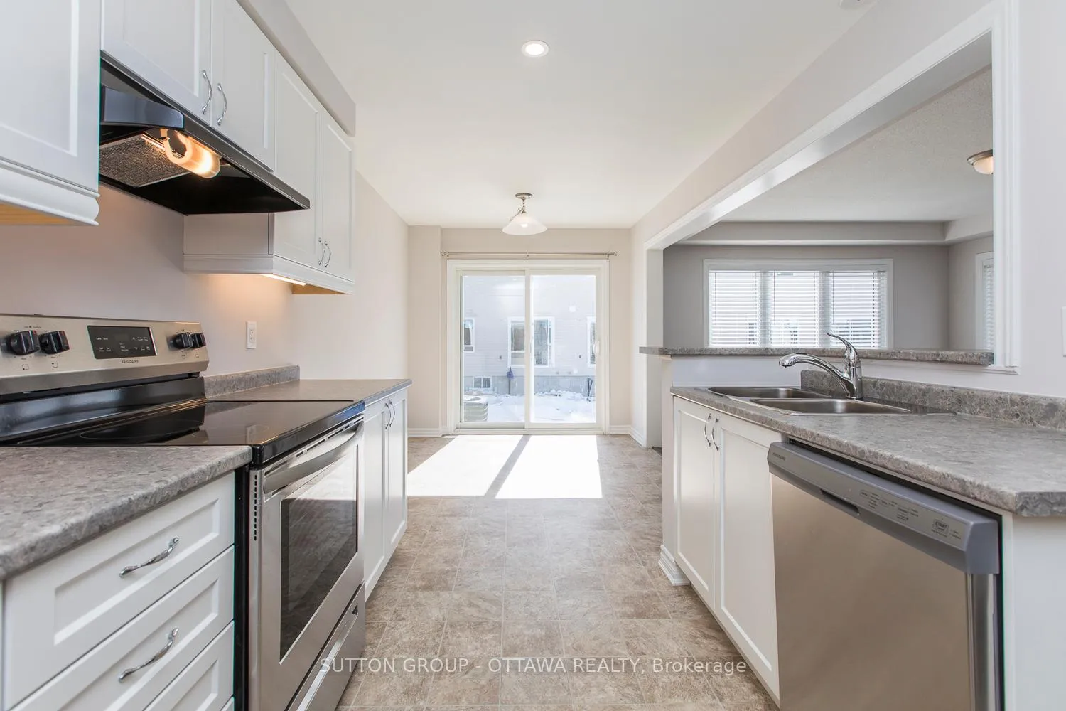Photo 13 of 3074 Freshwater Way, Ottawa, Barrhaven - Half Moon Bay — HOMEH