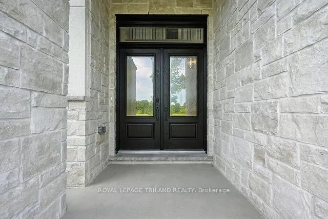 Photo 4 of 4203 Liberty Crossing, London, South V — HOMEH