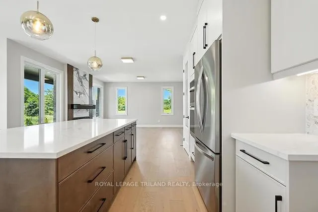Photo 11 of 4203 Liberty Crossing, London, South V — HOMEH
