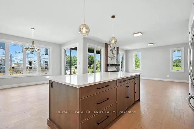 Photo 16 of 4203 Liberty Crossing, London, South V — HOMEH