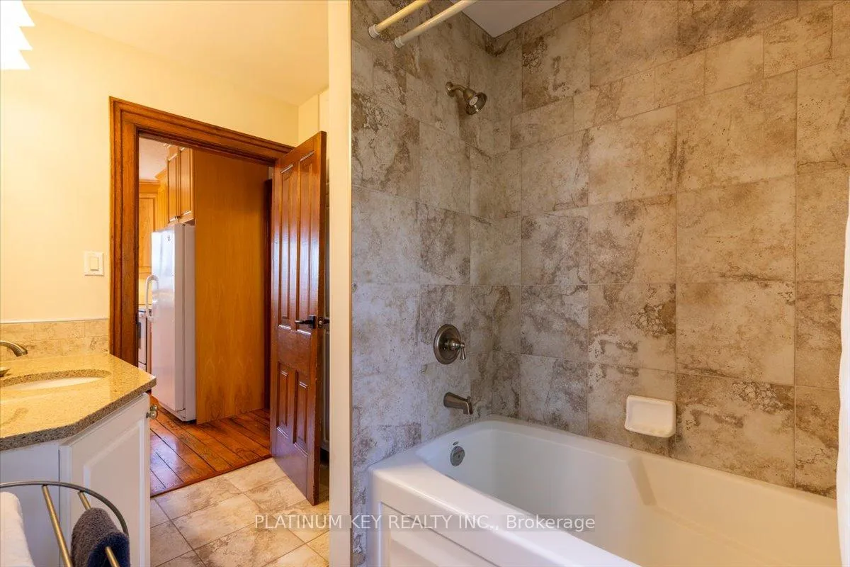 Photo 16 of 23375 McEvoy Road, Strathroy-Caradoc, Mount Brydges — HOMEH