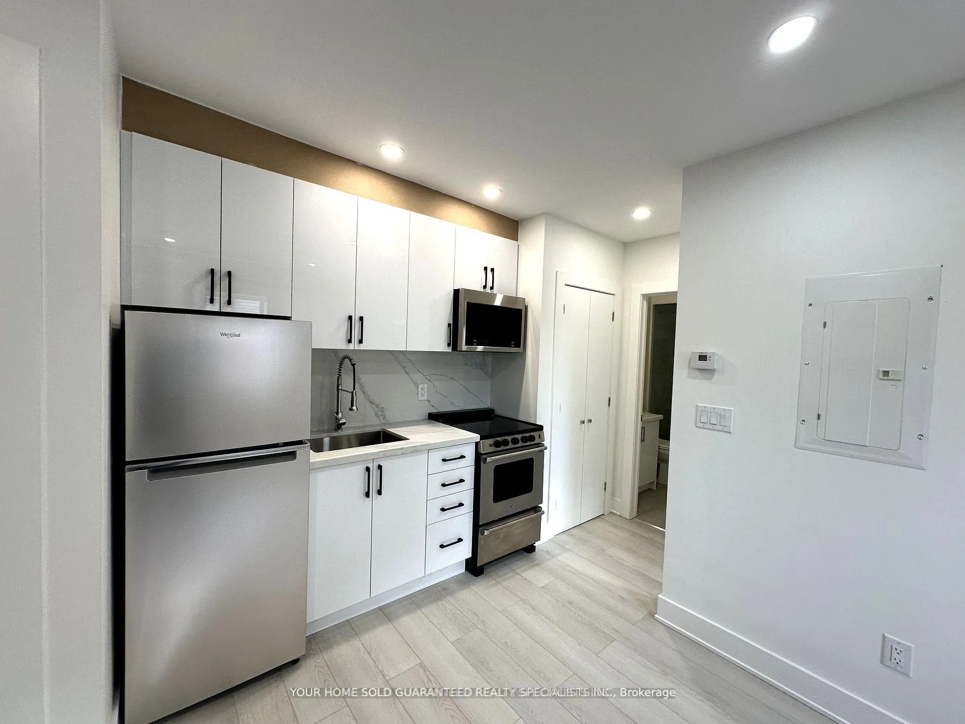 Photo 2 of Unit A, 41 Mosley Street, Aurora, Aurora Village — HOMEH