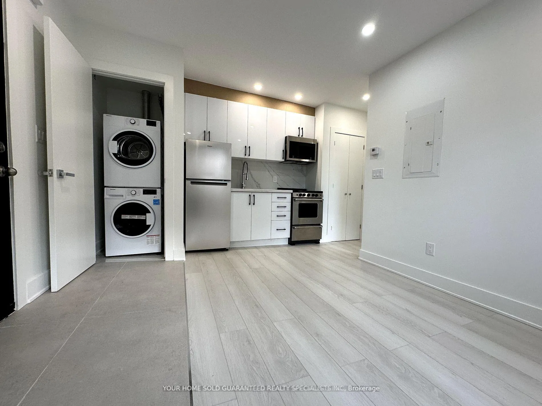 Photo 3 of Unit A, 41 Mosley Street, Aurora, Aurora Village — HOMEH