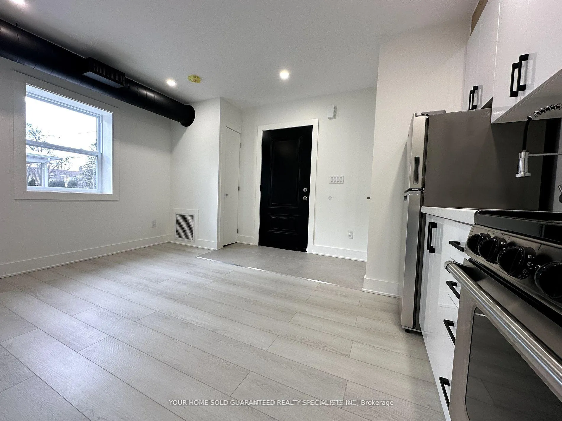 Photo 4 of Unit A, 41 Mosley Street, Aurora, Aurora Village — HOMEH