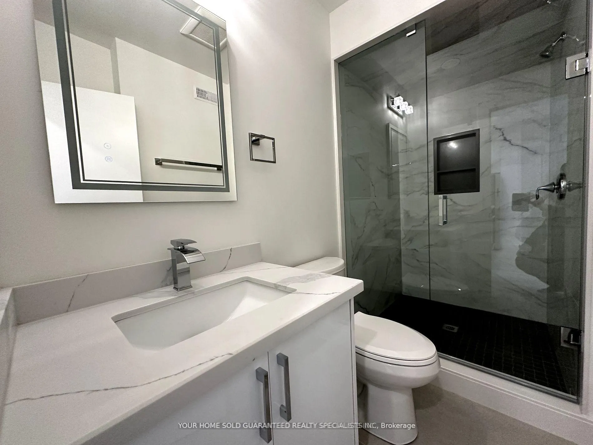 Photo 5 of Unit A, 41 Mosley Street, Aurora, Aurora Village — HOMEH