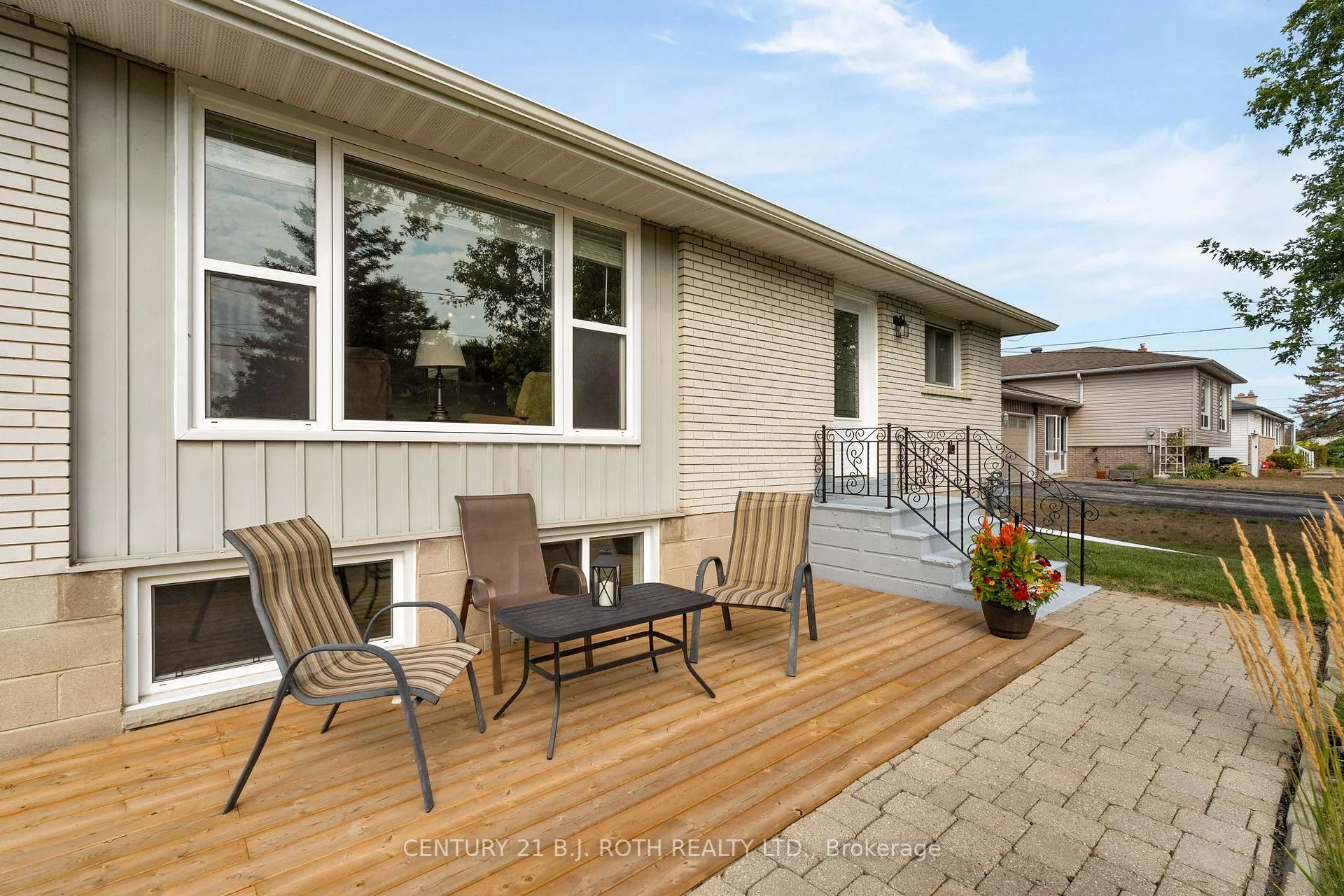 Photo 4 of 2068 Craig Road, Innisfil, Alcona — HOMEH