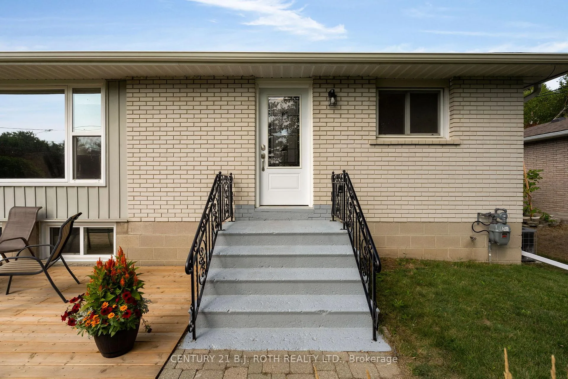 Photo 5 of 2068 Craig Road, Innisfil, Alcona — HOMEH
