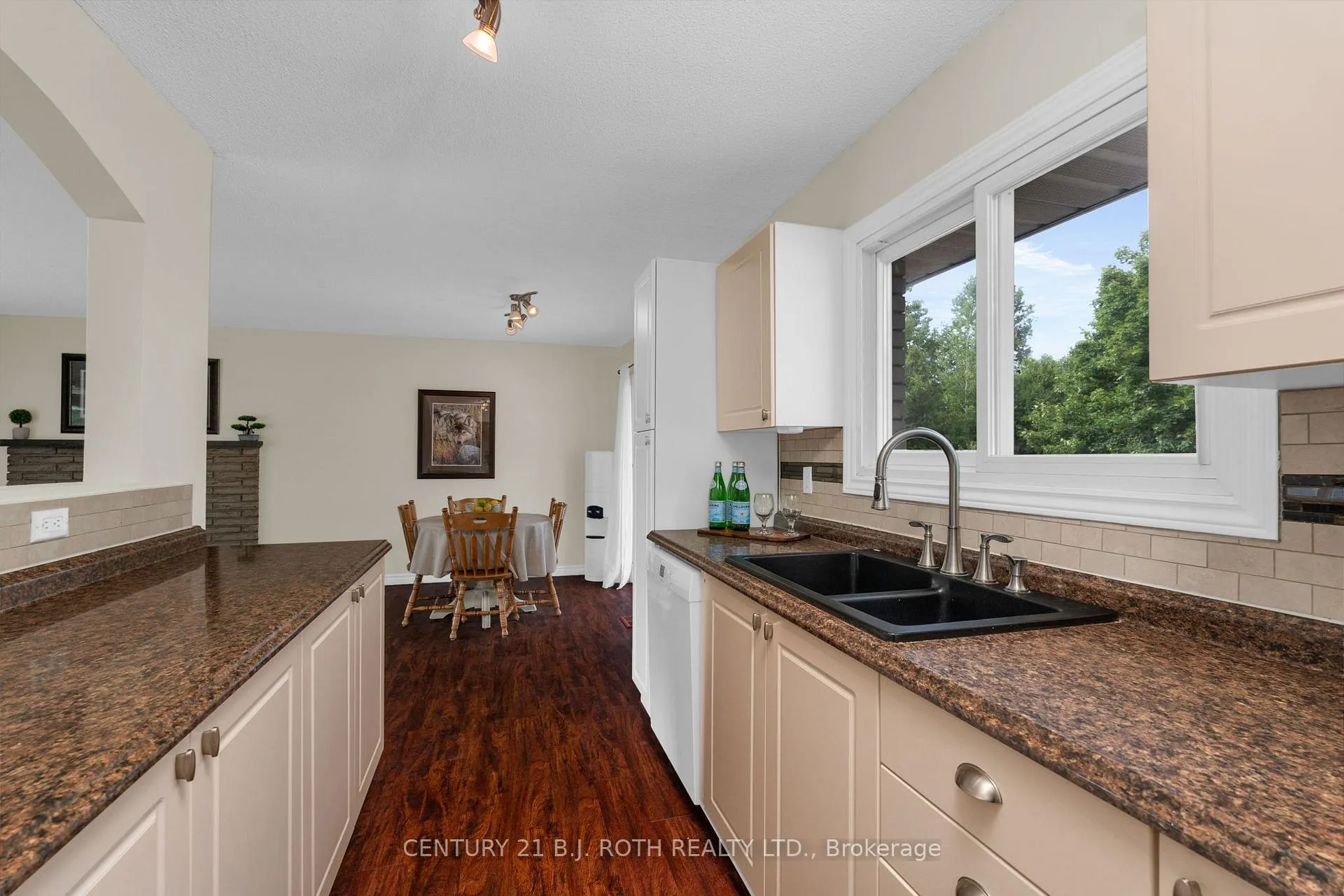 Photo 13 of 2068 Craig Road, Innisfil, Alcona — HOMEH