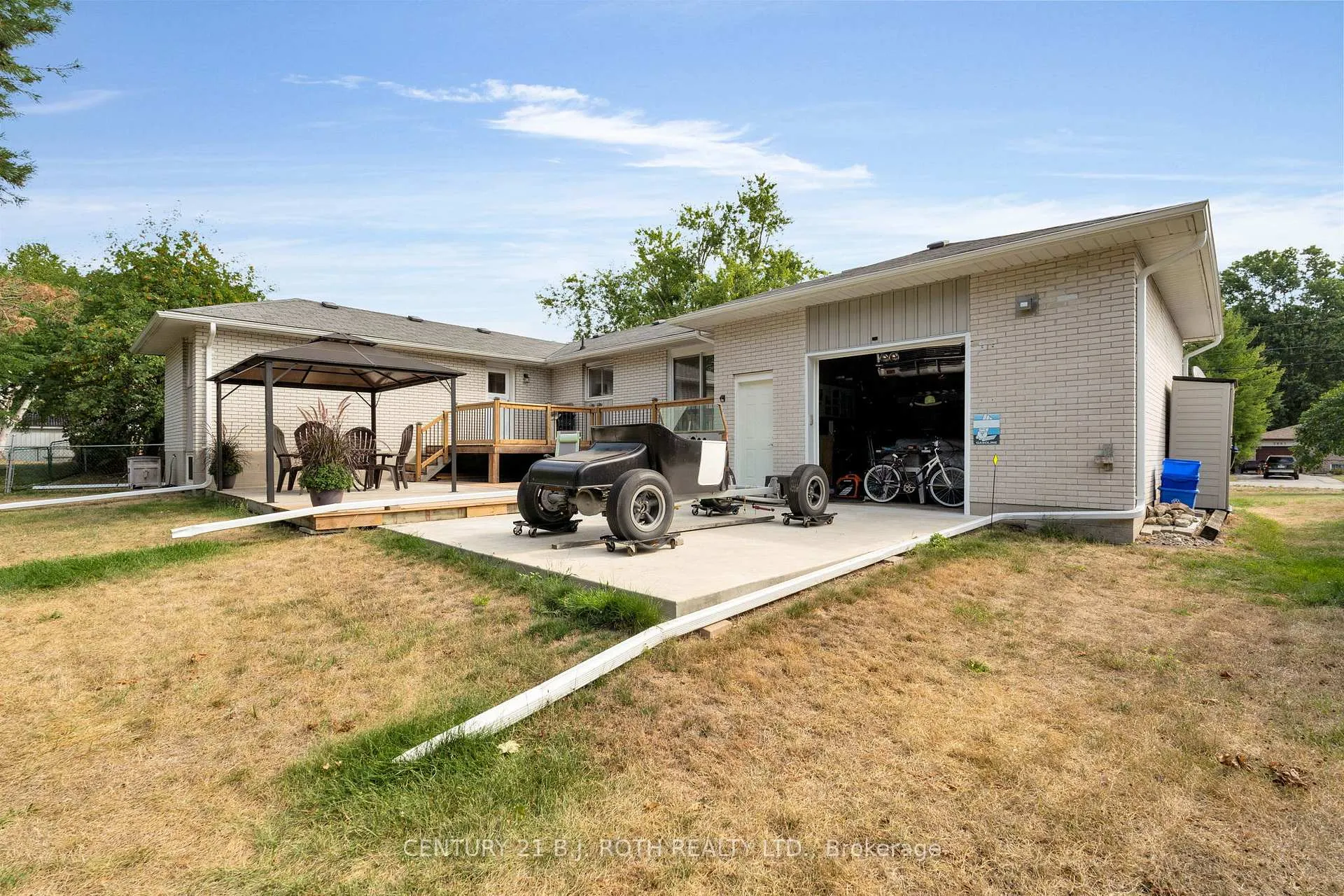 Photo 25 of 2068 Craig Road, Innisfil, Alcona — HOMEH