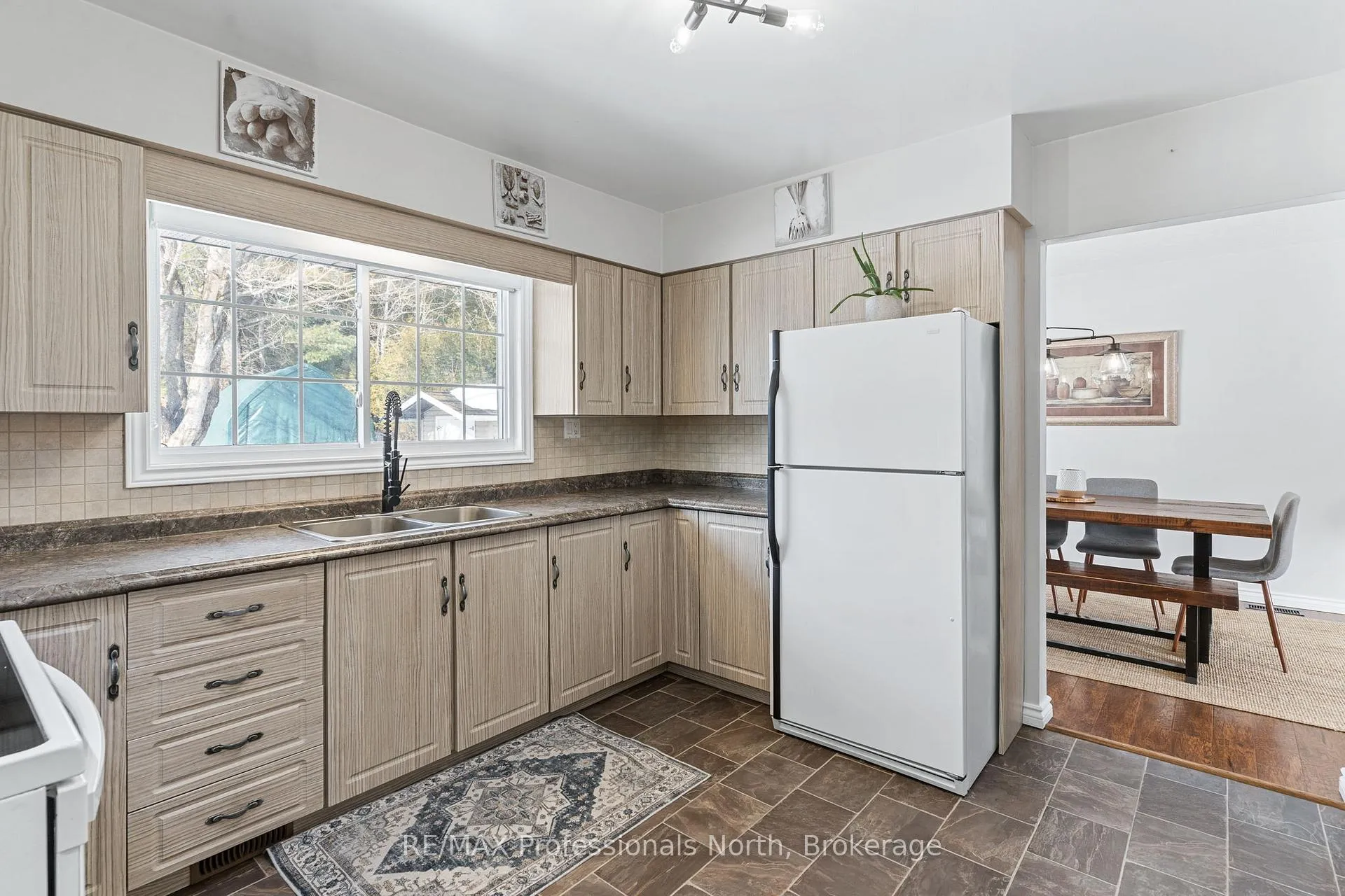 Photo 16 of 7 Winchester Street, Minden Hills, Anson — HOMEH