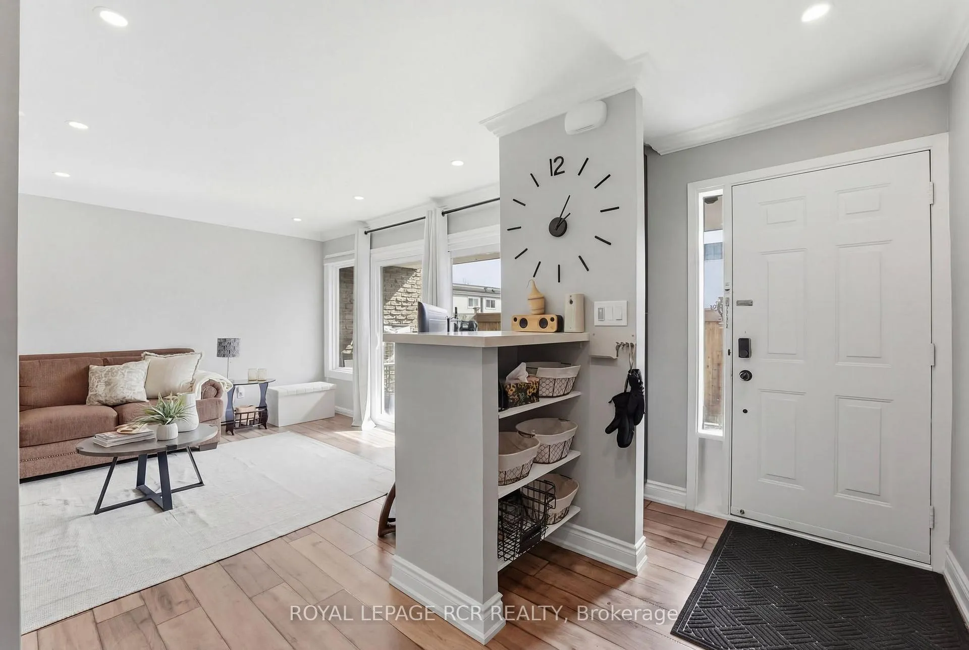 Photo 3 of Unit 28, 155 Milestone Crescent, Aurora, Aurora Village — HOMEH