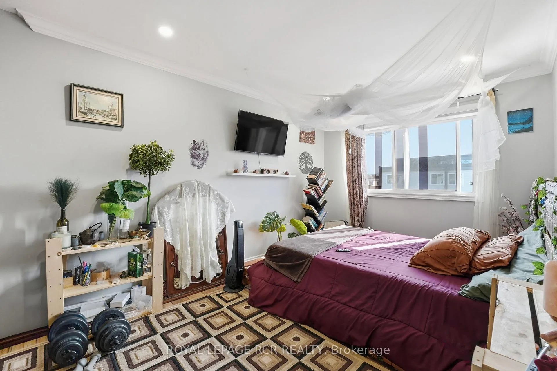 Photo 10 of Unit 28, 155 Milestone Crescent, Aurora, Aurora Village — HOMEH