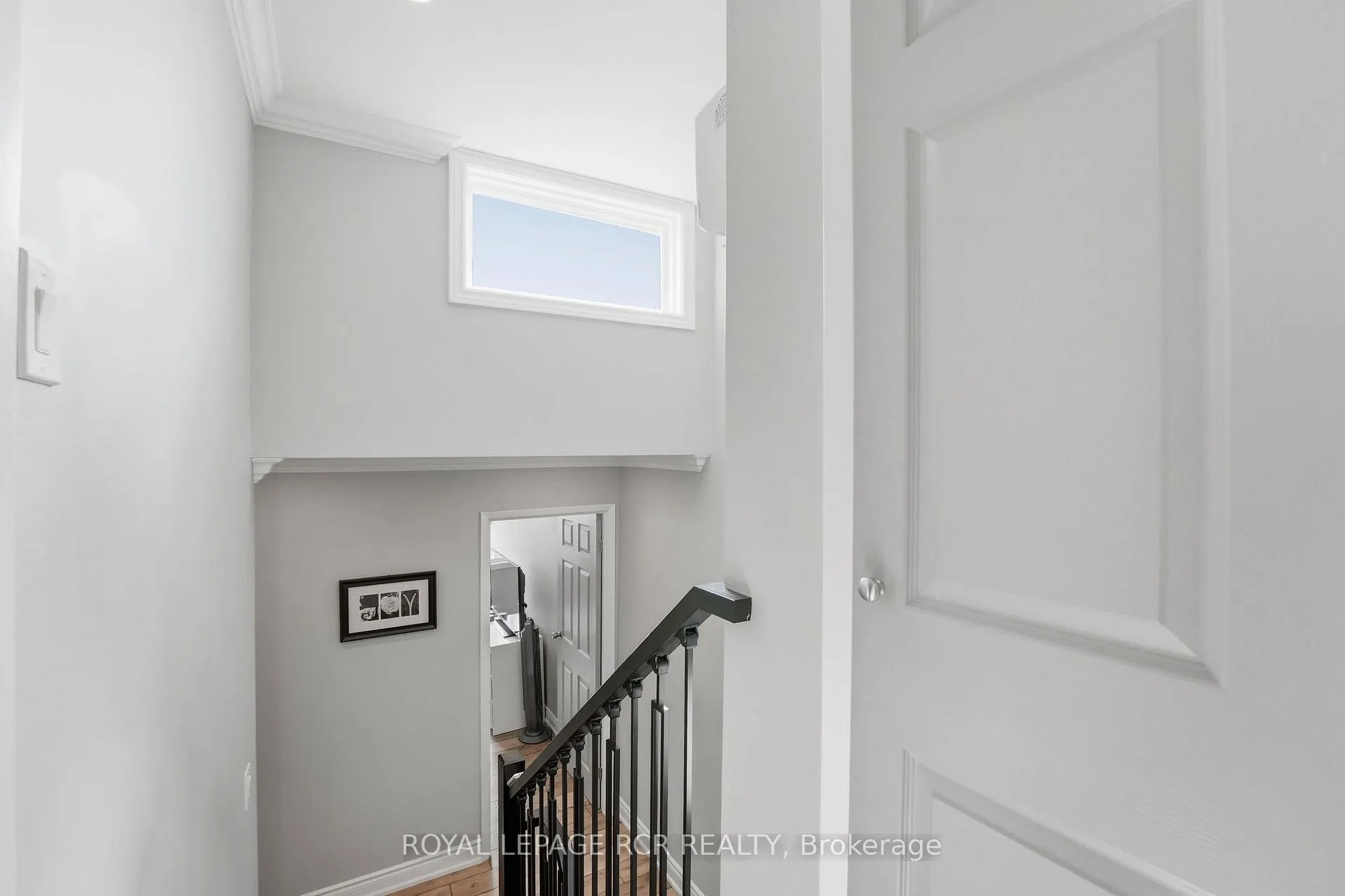 Photo 13 of Unit 28, 155 Milestone Crescent, Aurora, Aurora Village — HOMEH