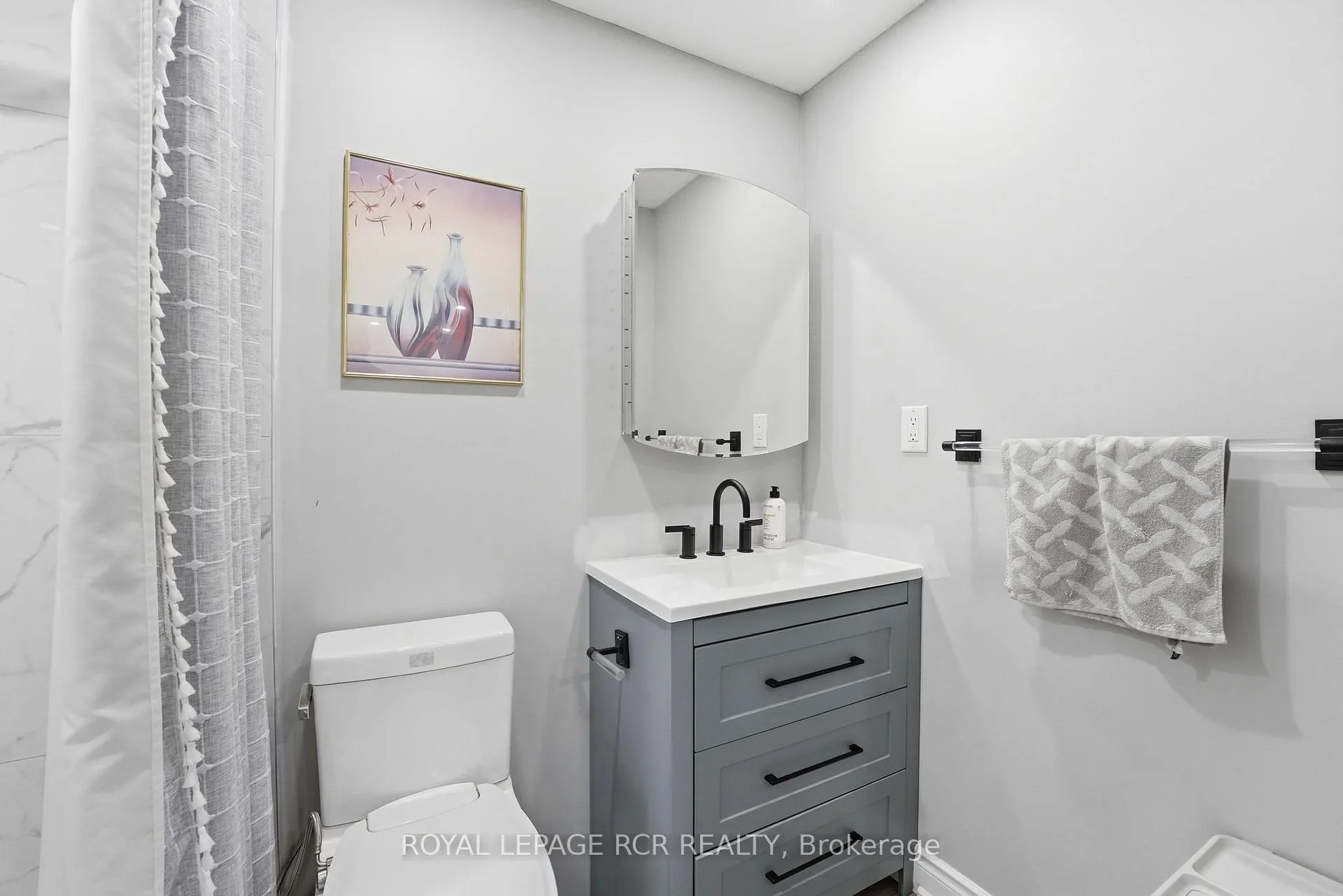 Photo 19 of Unit 28, 155 Milestone Crescent, Aurora, Aurora Village — HOMEH