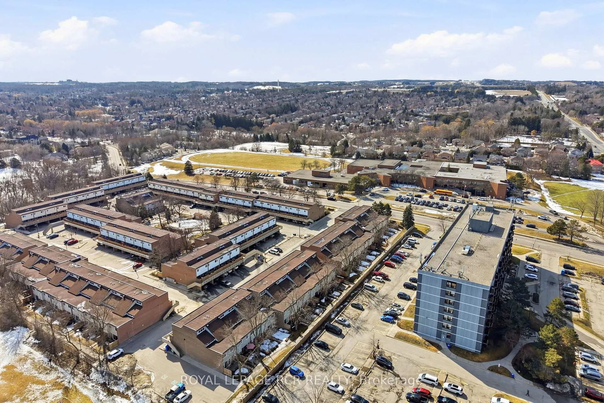 Photo 27 of Unit 28, 155 Milestone Crescent, Aurora, Aurora Village — HOMEH
